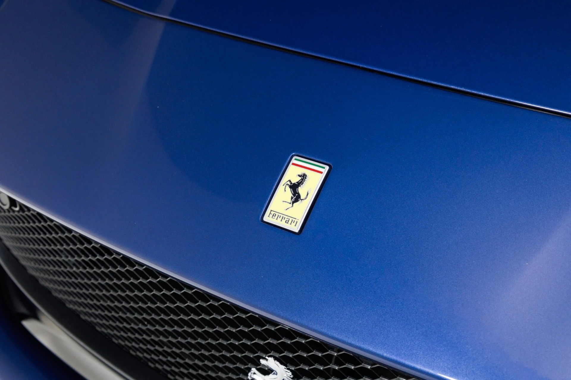 mph061_2771822225_Used_2021_Ferrari_812_GTS_1786404035_6e2fa13792
