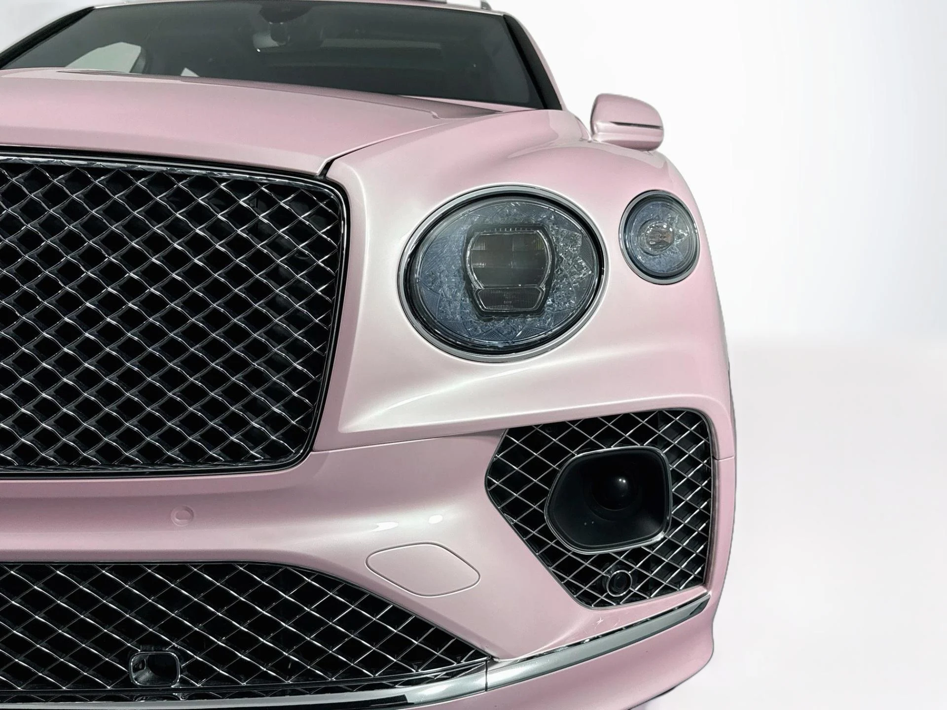 mph061_2826439327_Used_2023_Bentley_Bentayga_Azure_V8_1789145844_3211878da8