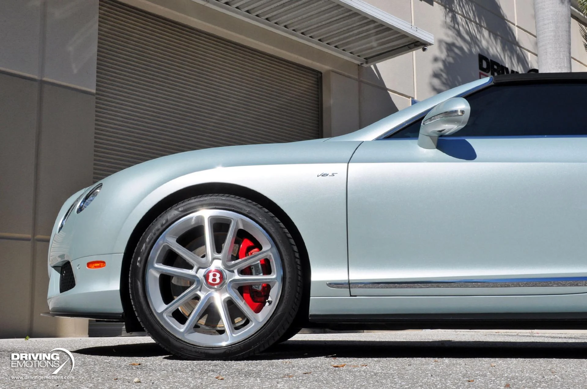 mph061_2860678065_886_p62_l_cd64e972f5