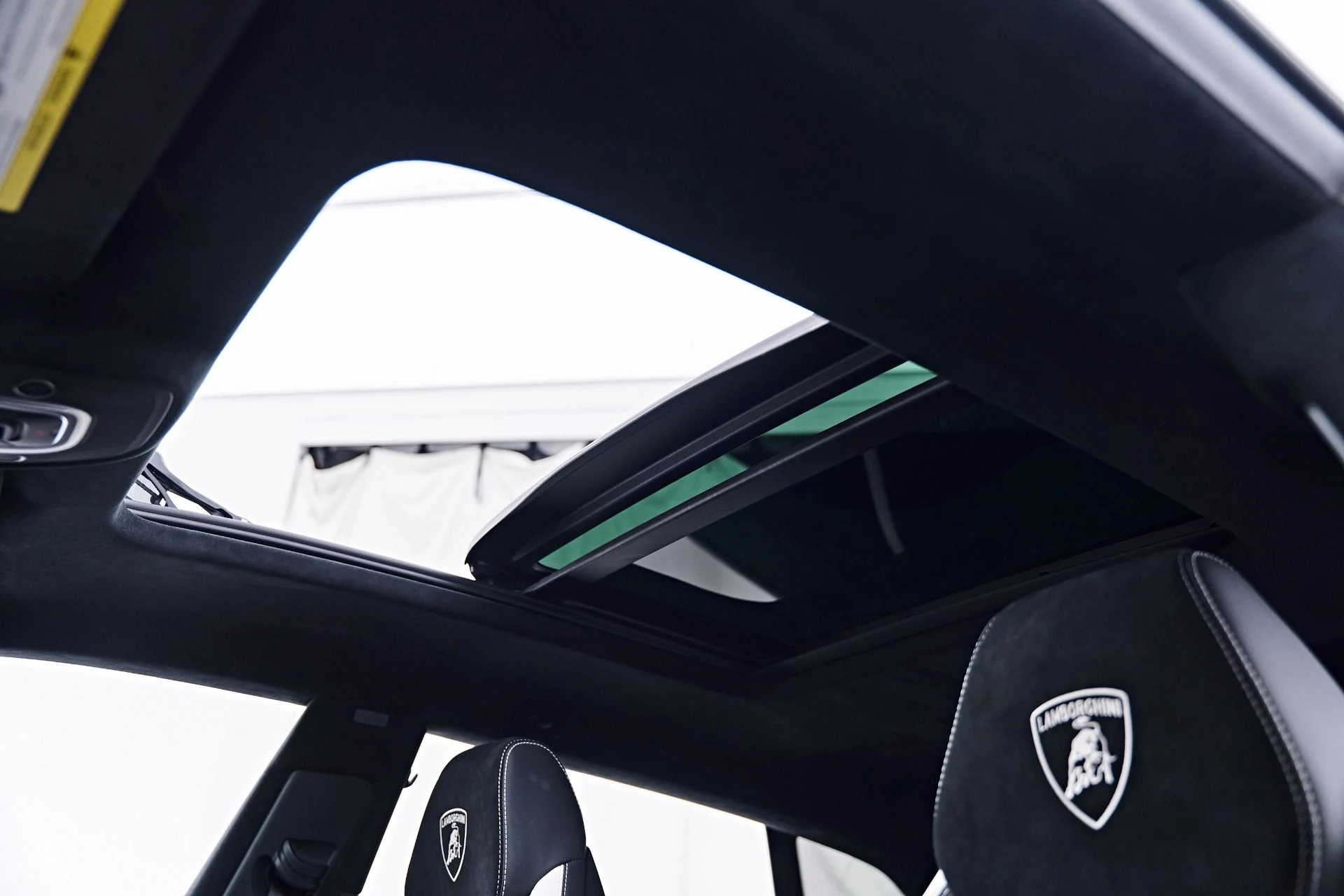 mph061_2933221590_Used_2023_Lamborghini_Urus_Performante_1785711356_cfbc7779e8