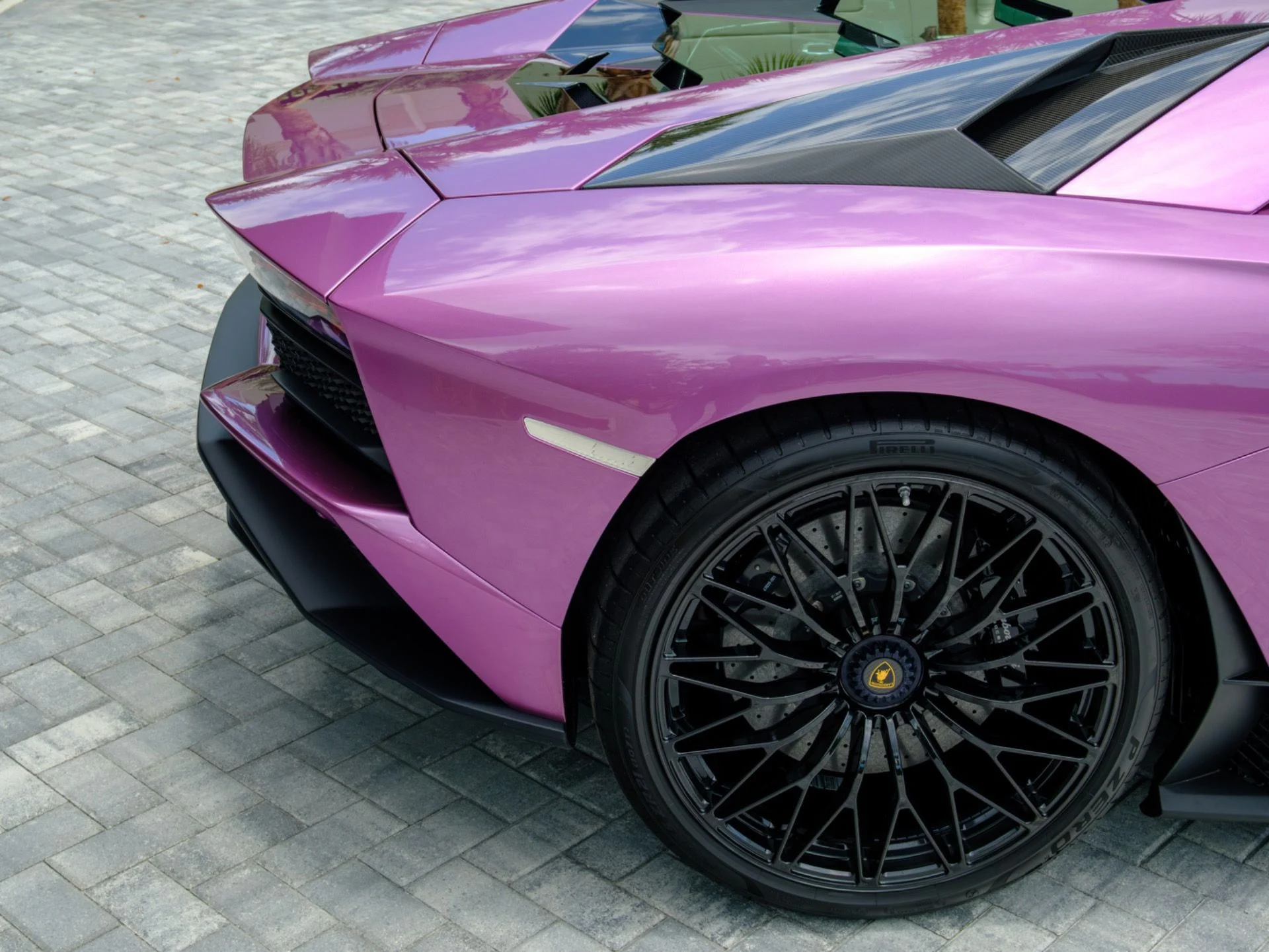 mph061_2989821742_Used_2018_Lamborghini_Aventador_S_1778520653_3465c4184b