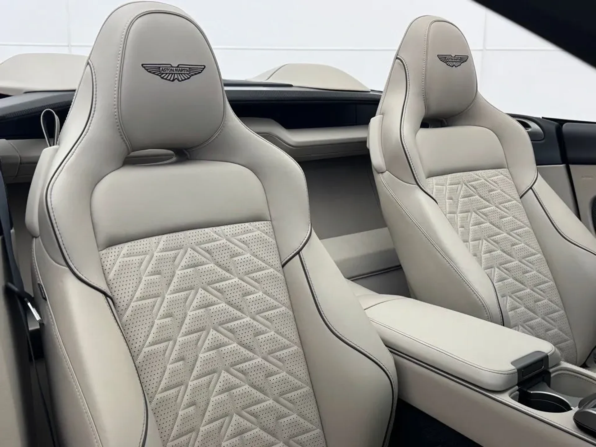 mph061_2992014821_q4h6fqu801b6auqhc2tveaksr9hv_fd726f3af5