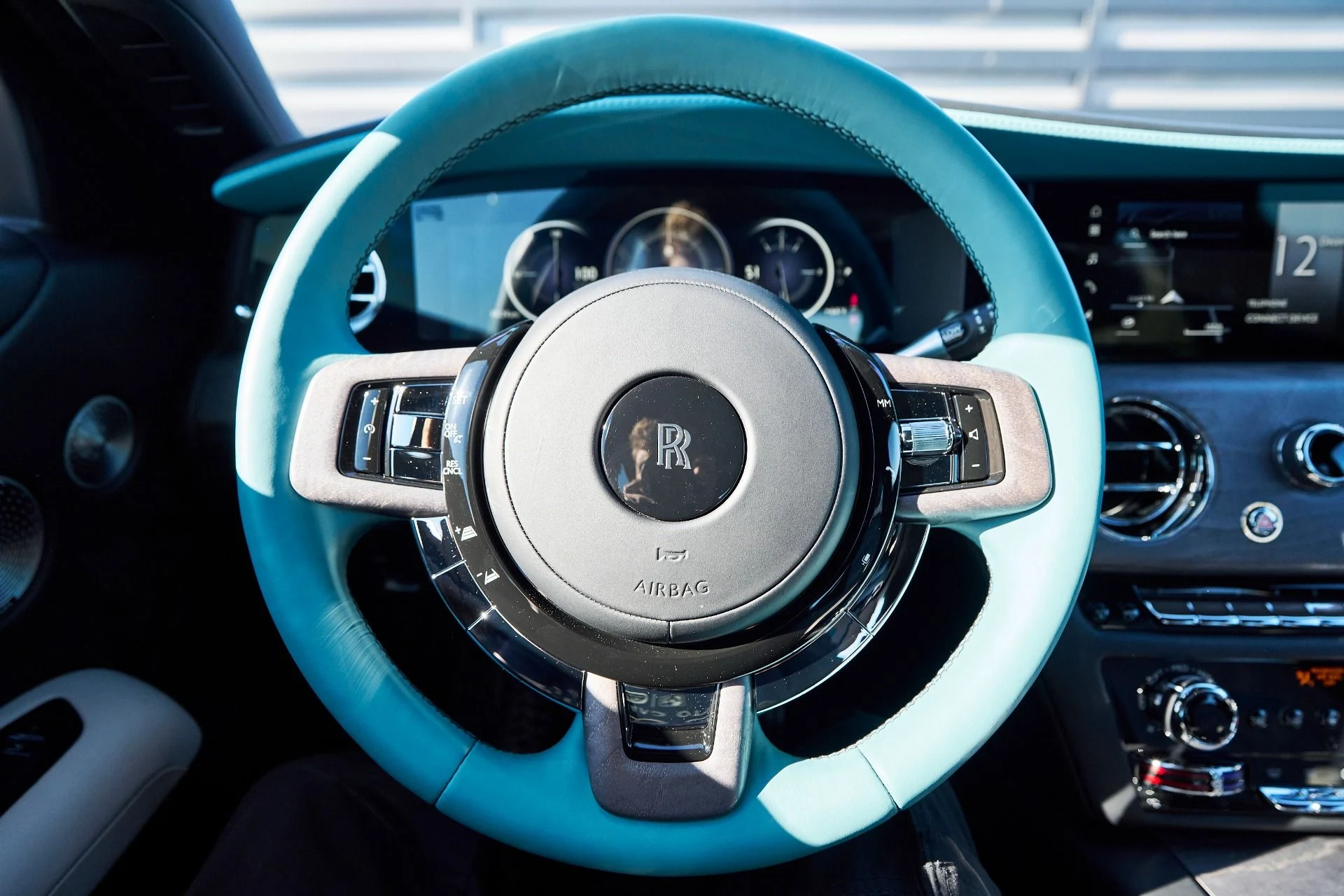 mph061_2994190481_Used_2025_Rolls_Royce_Ghost_Base_1769721155_65408fc0de
