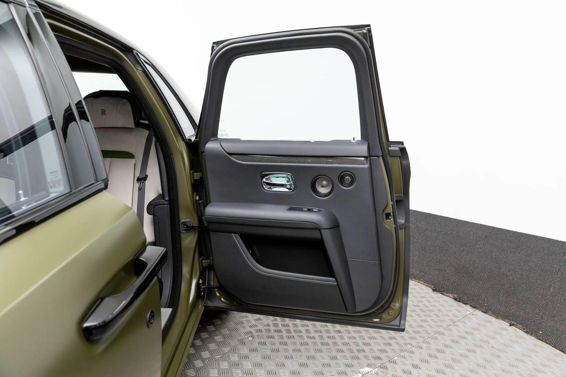 mph061_3016037652_62_44dffb262c