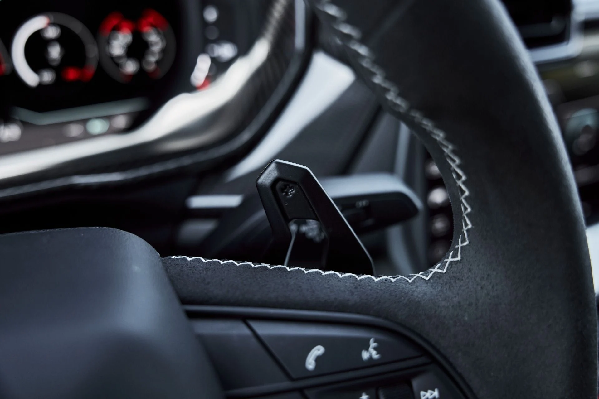 mph061_3019518182_Used_2025_Lamborghini_Urus_SE_1781314280_79933ca509