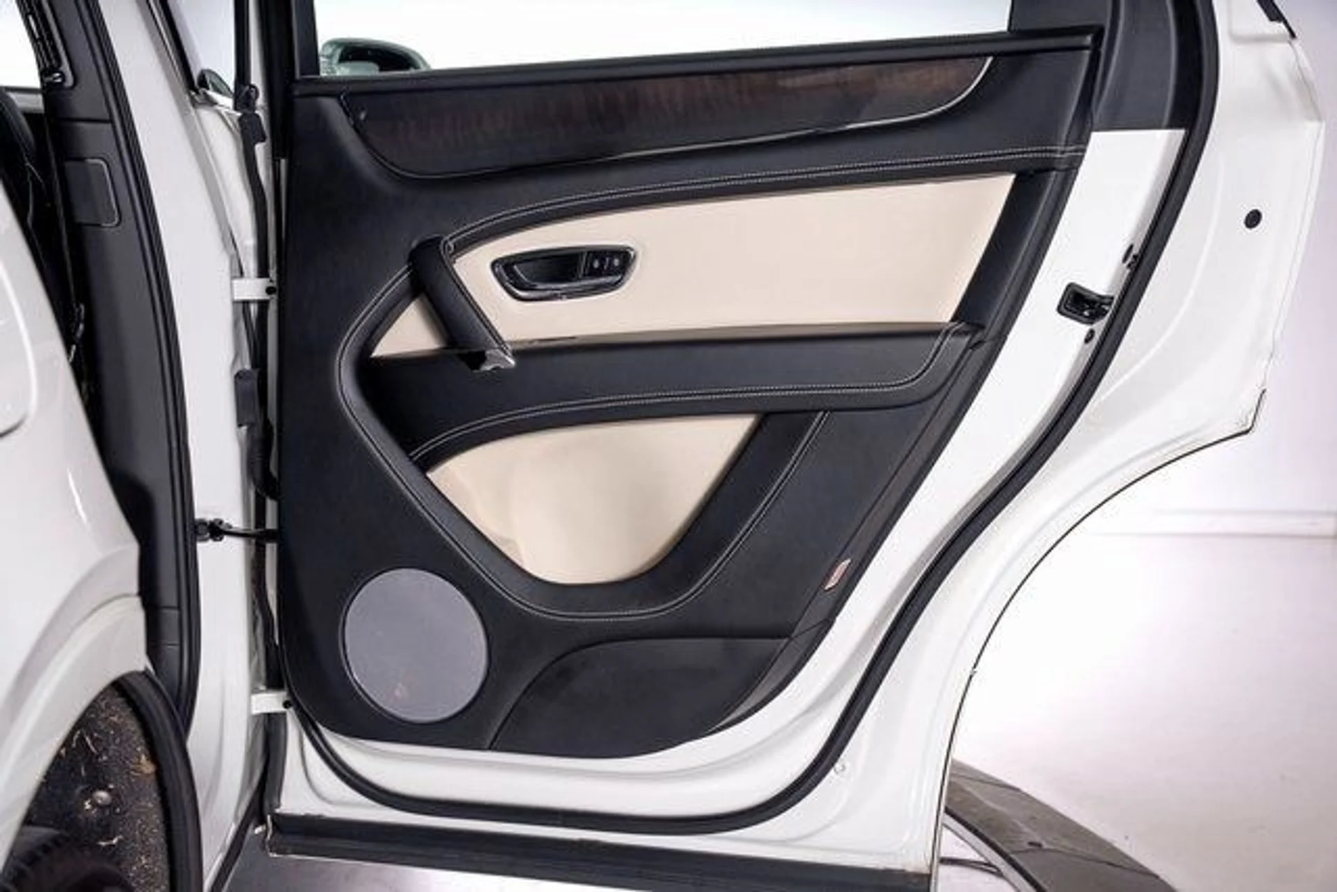 mph061_3093960549_4884b4d4a2007279d1baf43382f92333x_e116e59273