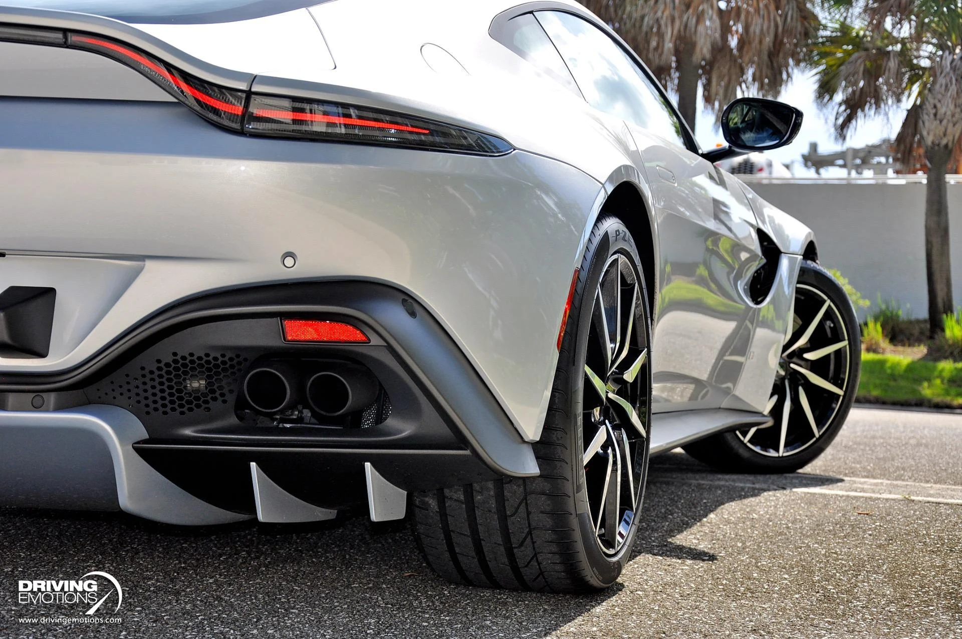 mph061_3114823526_880_p62_l_9da92c636d