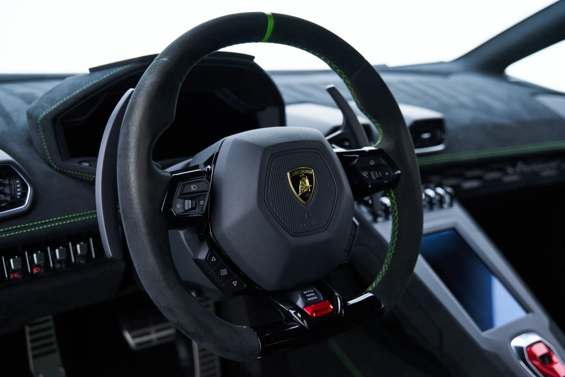 mph061_3132351673_Used_2024_Lamborghini_Huracan_STO_Base_1793231480_b46804d704