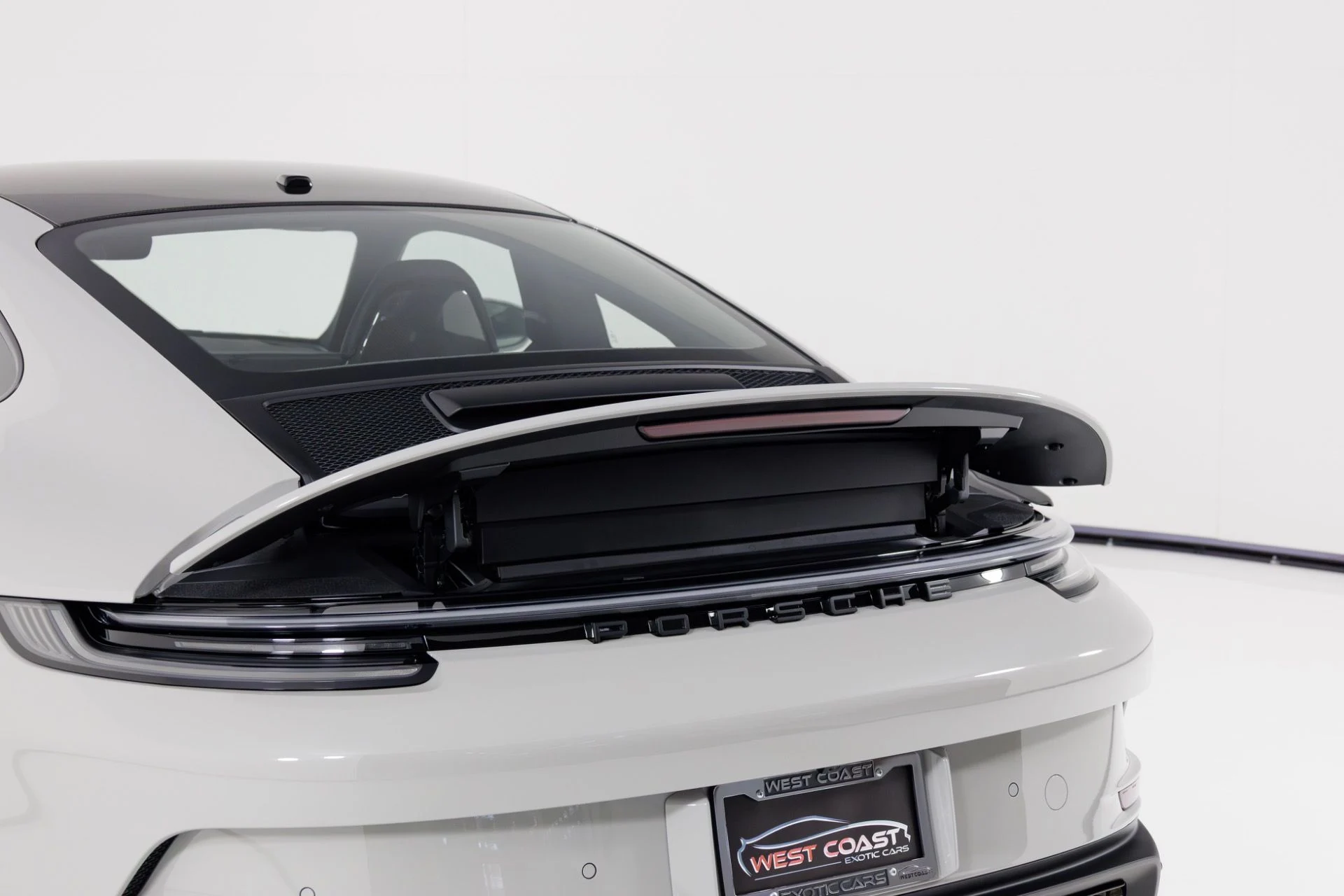 mph061_319610988_Used_2024_Porsche_911_GT_3_Touring_1767999905_cabb617ae4