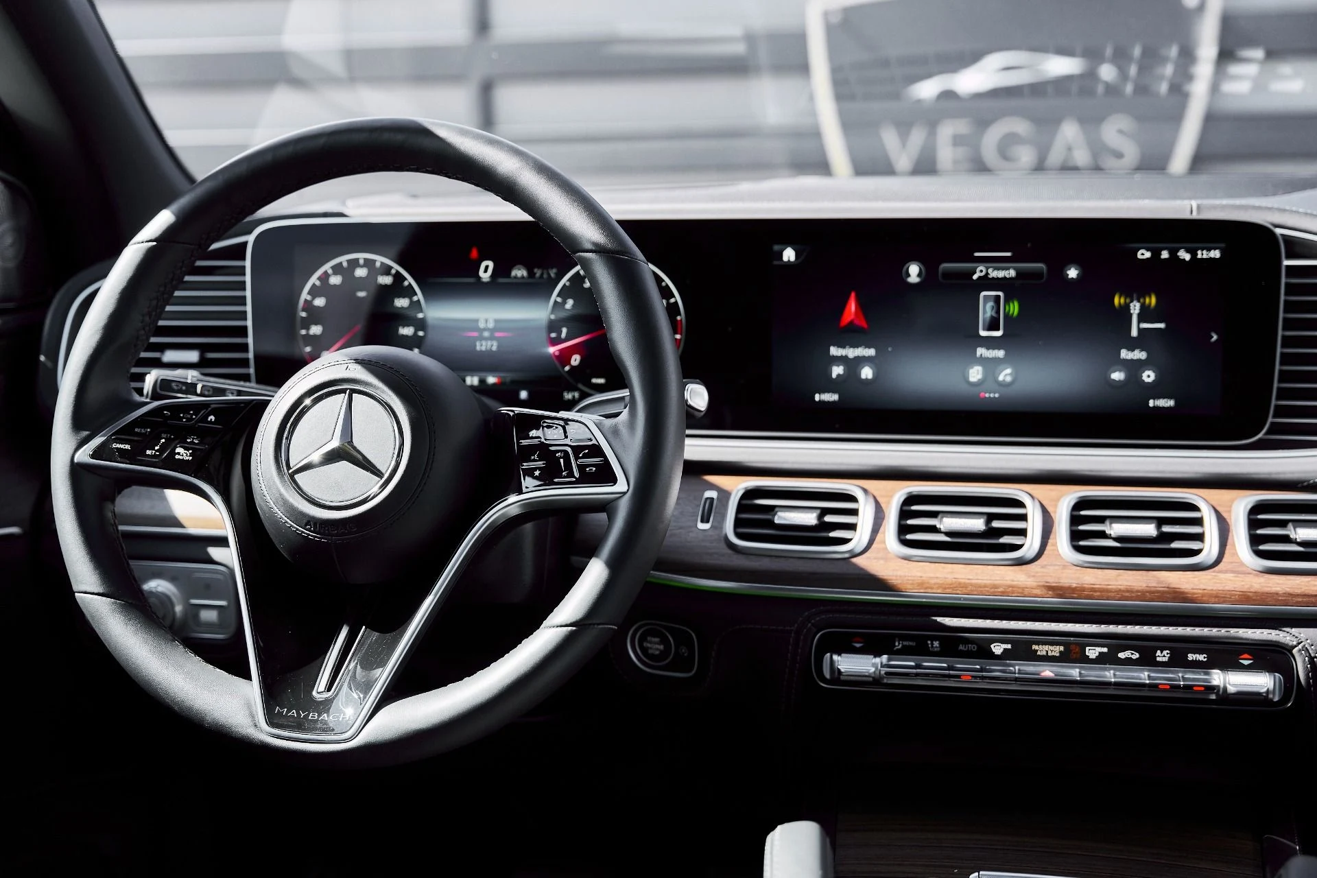 mph061_3244525382_Used_2025_Mercedes_Benz_GLS_Maybach_GLS_600_1771467927_fa3d5d6f99