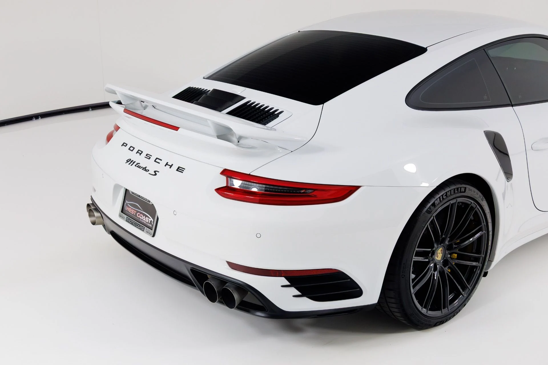 mph061_3247745578_Used_2019_Porsche_911_Turbo_S_1769802431_e871046d4e
