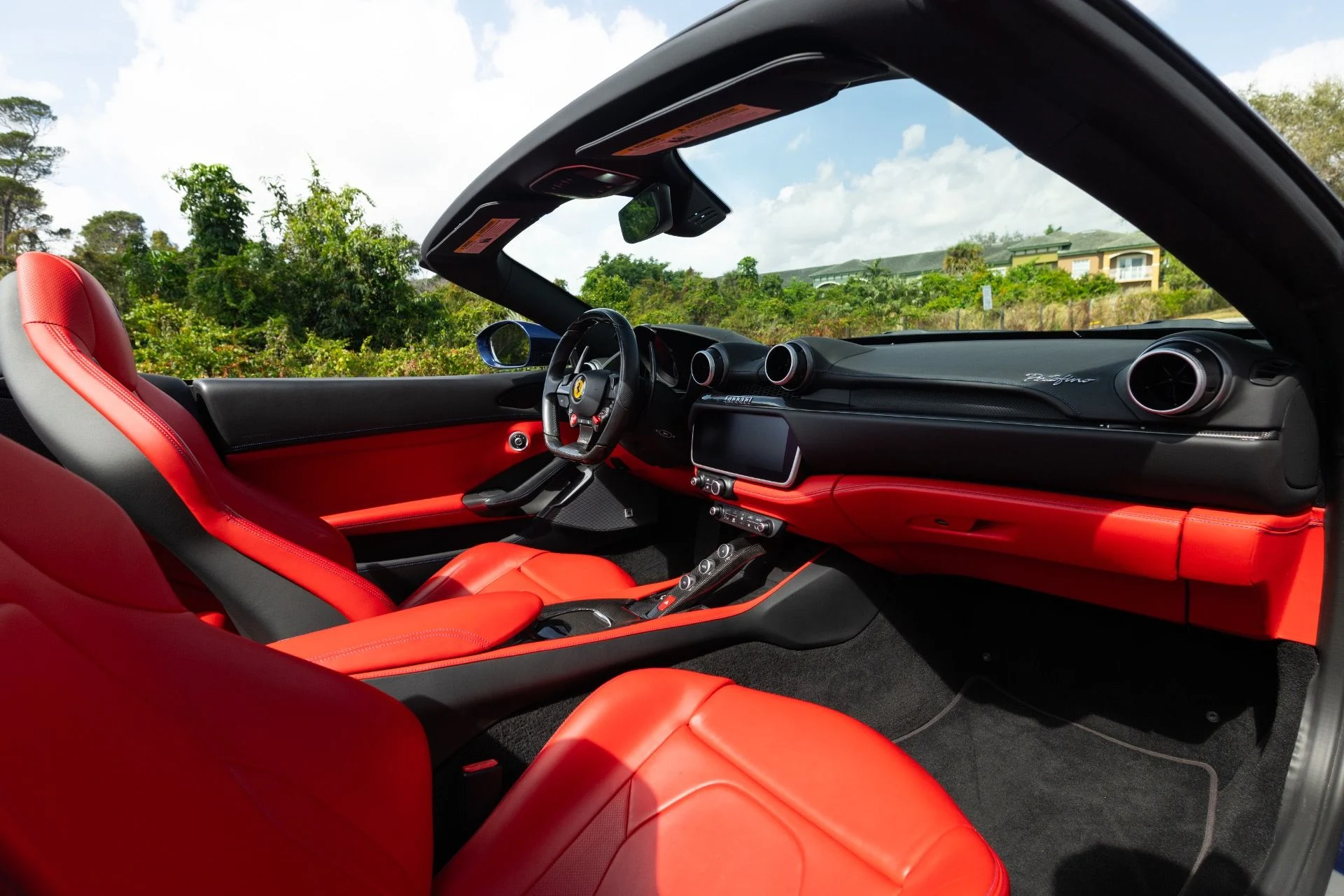 mph061_325342327_Used_2019_Ferrari_Portofino_1780888386_4d983f3020