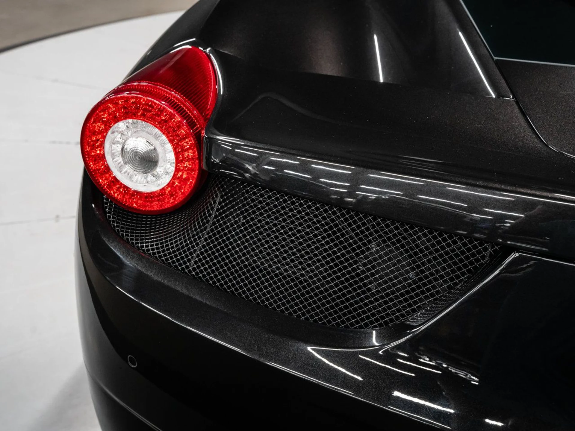 mph061_326296615_ferrari_458_italia_2015_69c083897a