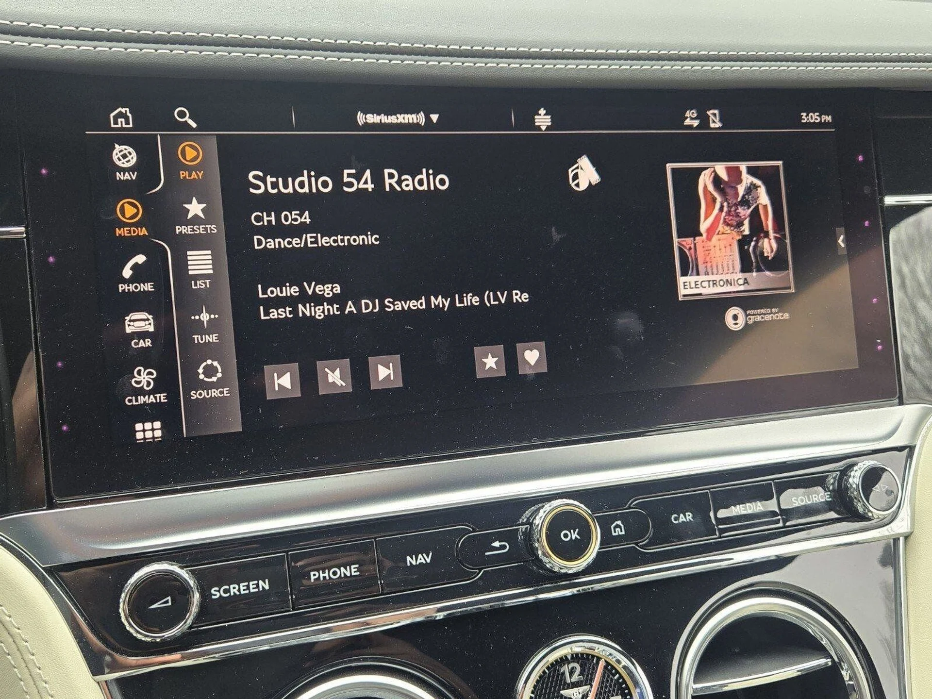 mph061_3267168284_027e288aed19acd062a9e19b97687d40x_cfe6ab62a2