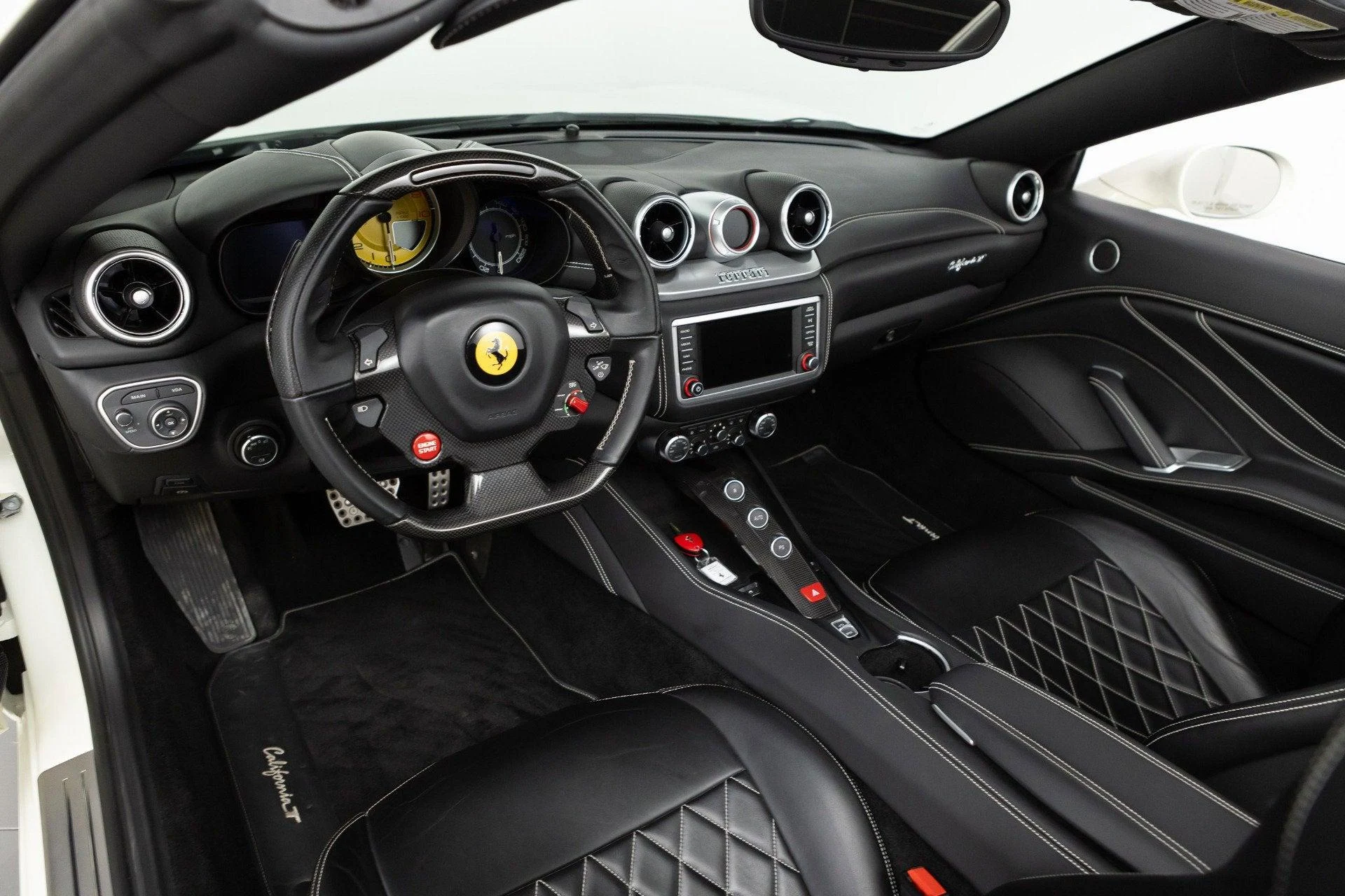 mph061_3275914382_Used_2016_Ferrari_California_T_1777368236_665dd21486