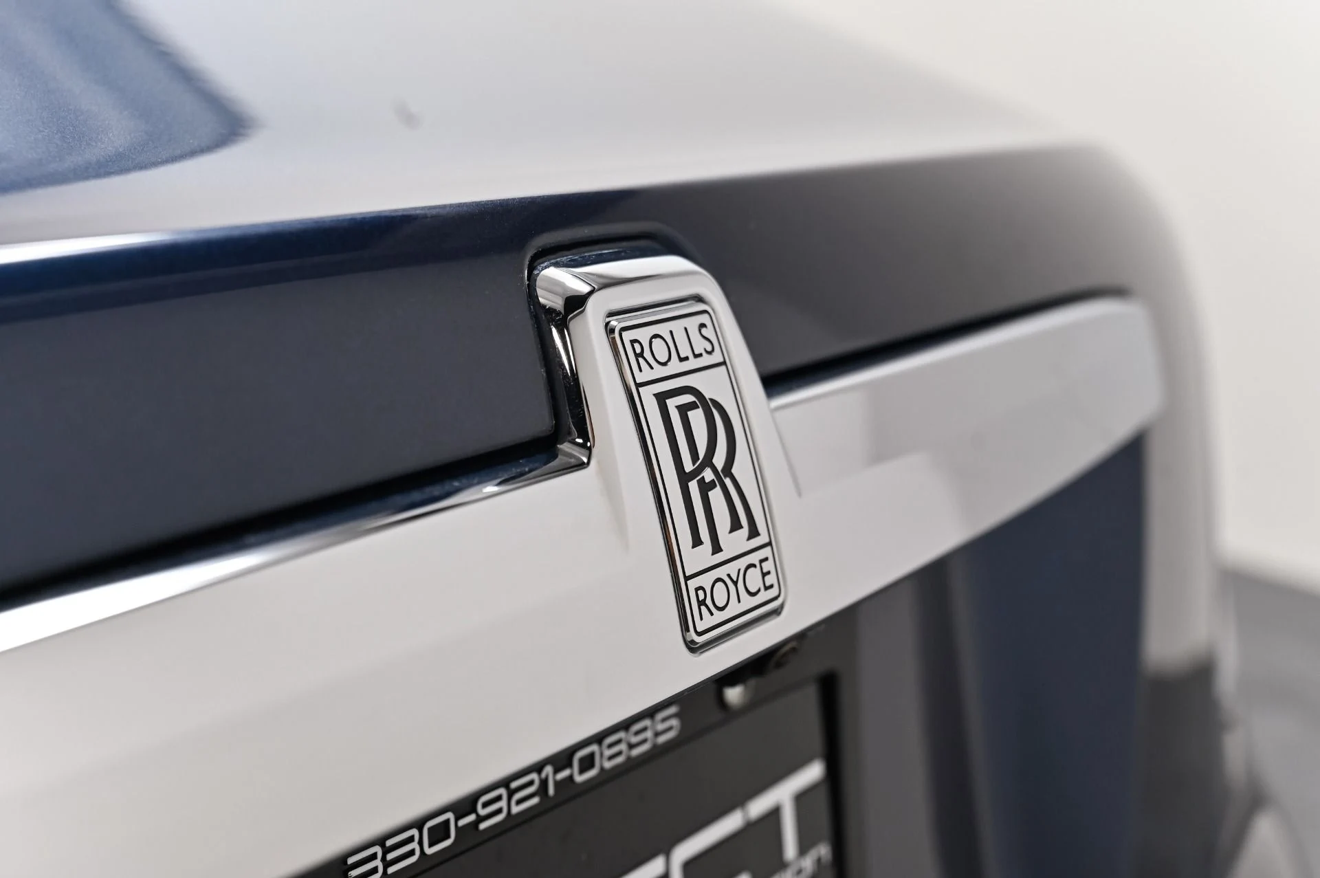 mph061_3276065781_Used_2021_Rolls_Royce_Ghost_Base_1788893206_2b18159b35