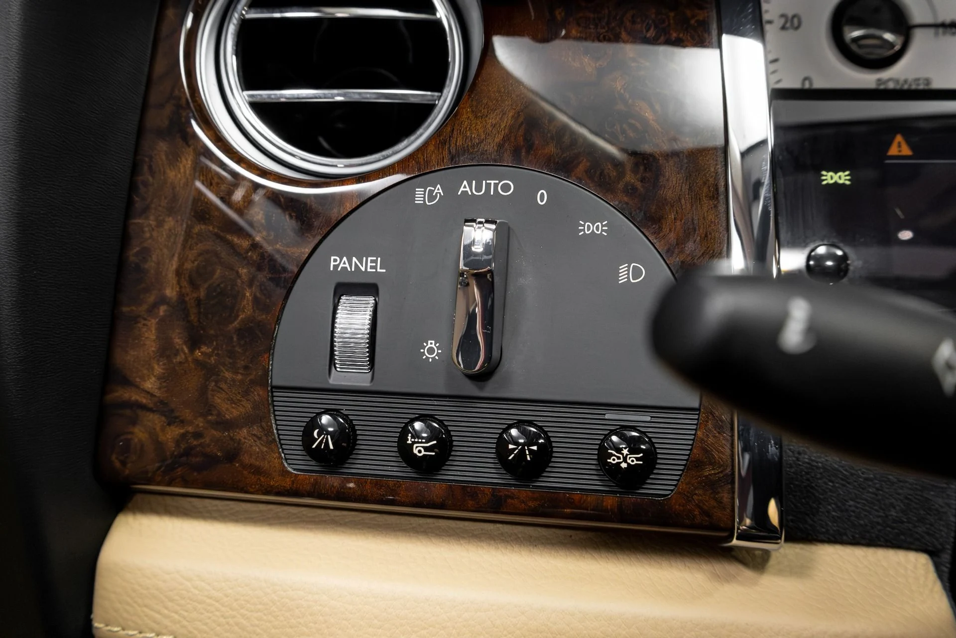 mph061_3285735794_Used_2011_Rolls_Royce_Ghost_1771348774_7f0c6b0786