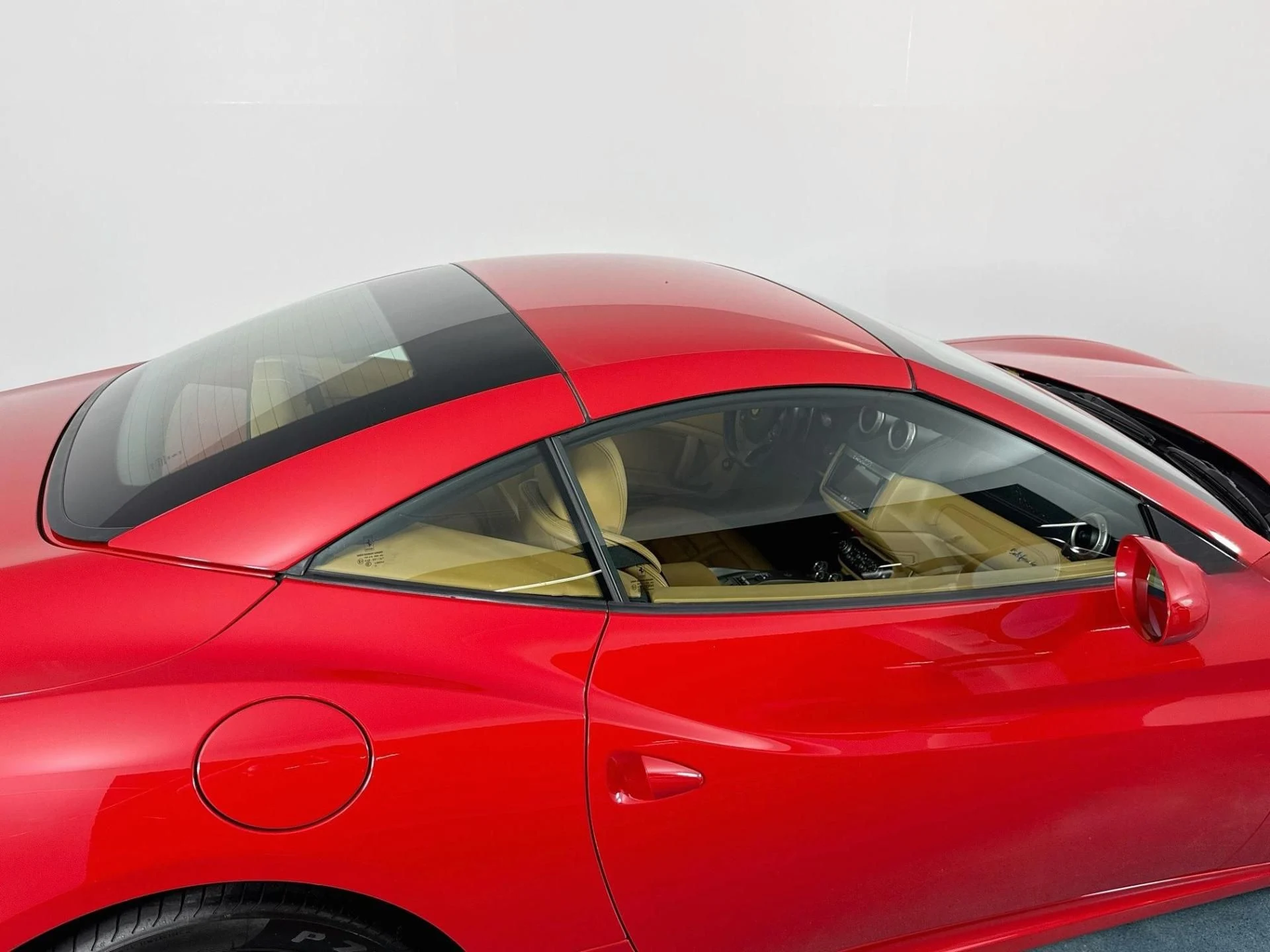mph061_3291997643_Used_2010_Ferrari_California_1790360505_46502bcb32
