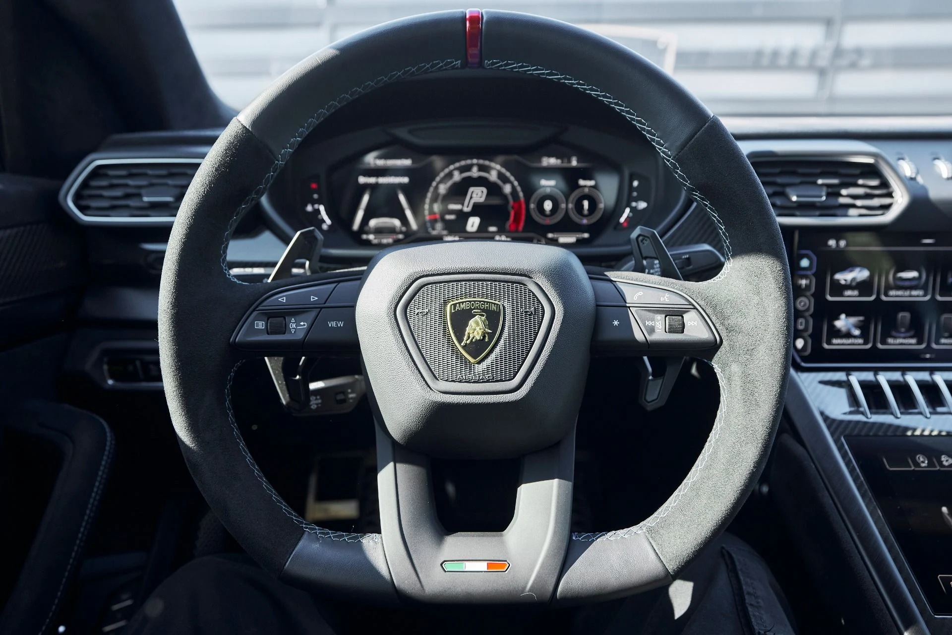 mph061_3308593786_Used_2024_Lamborghini_Urus_Performante_1764957681_ef650533af