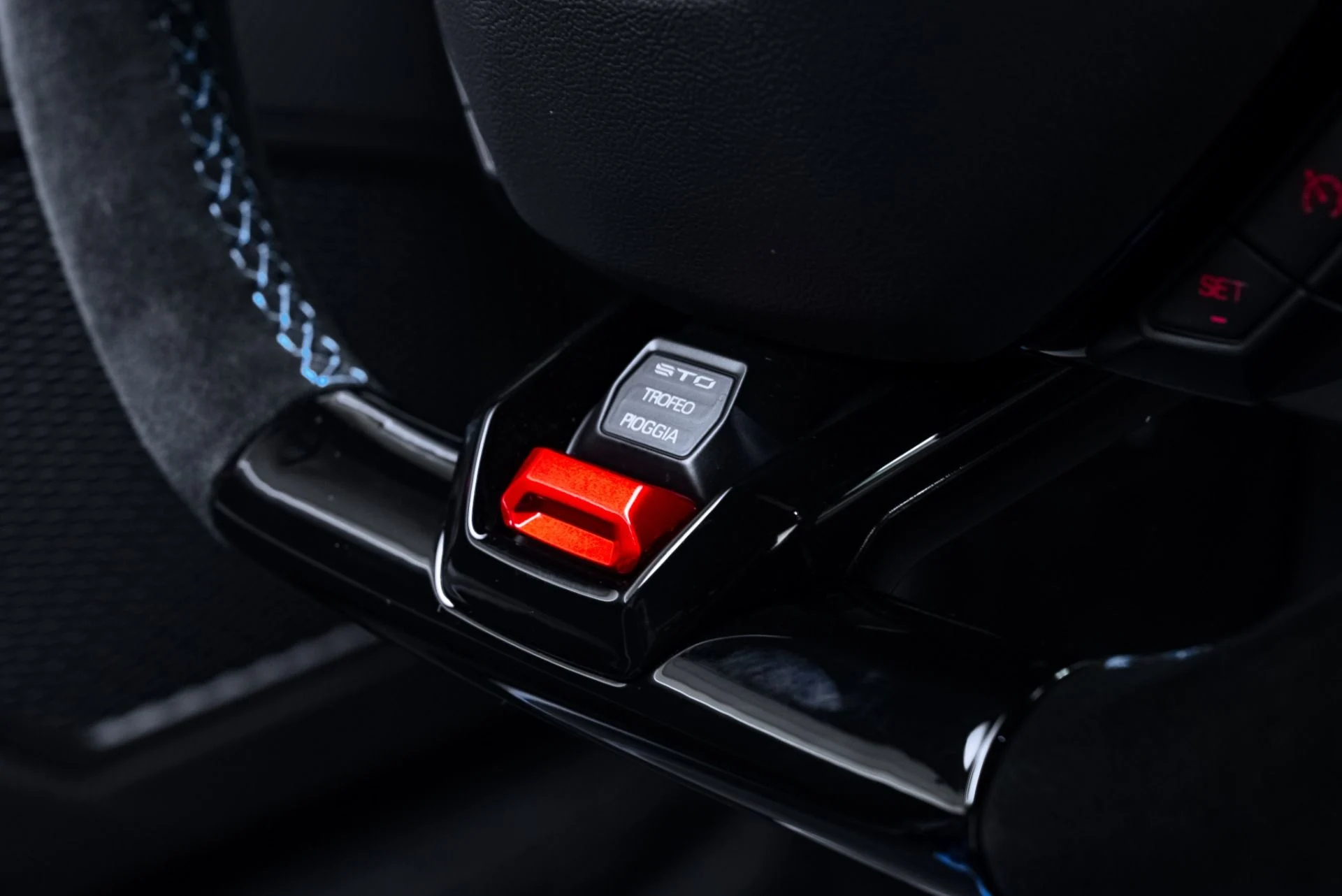 mph061_3341381904_Used_2022_Lamborghini_Huracan_STO_1771969640_628227f77b