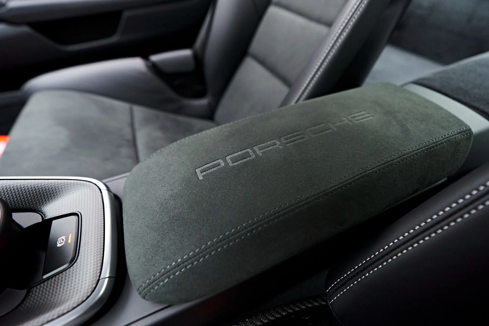 mph061_3348940026_Used_2024_Porsche_911_Turbo_S_1723857576_2bc4cfe95b