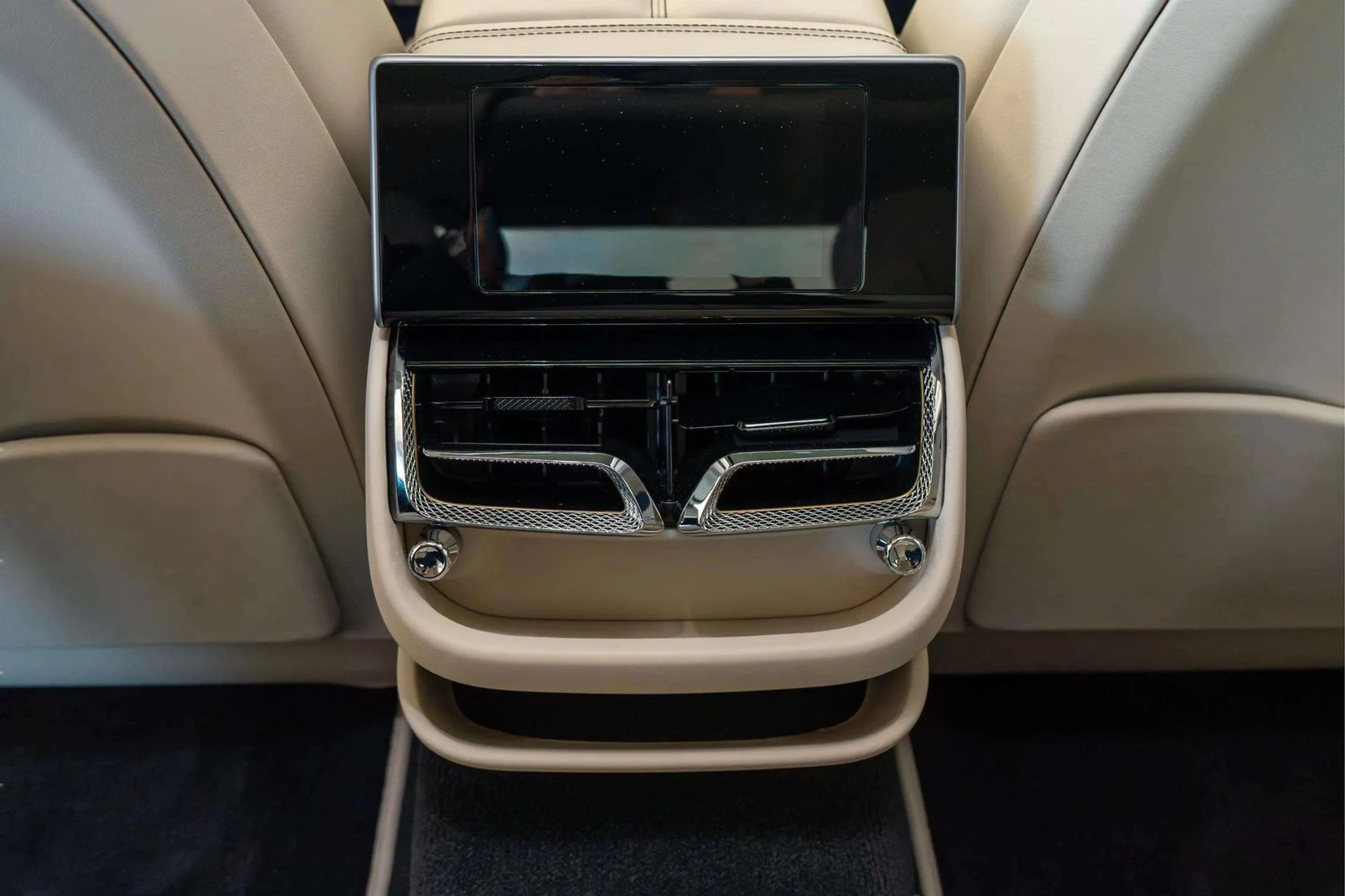 mph061_3370409449_fd75b3eb_3fac_483f_822a_abd96623bc57_323619e9bc