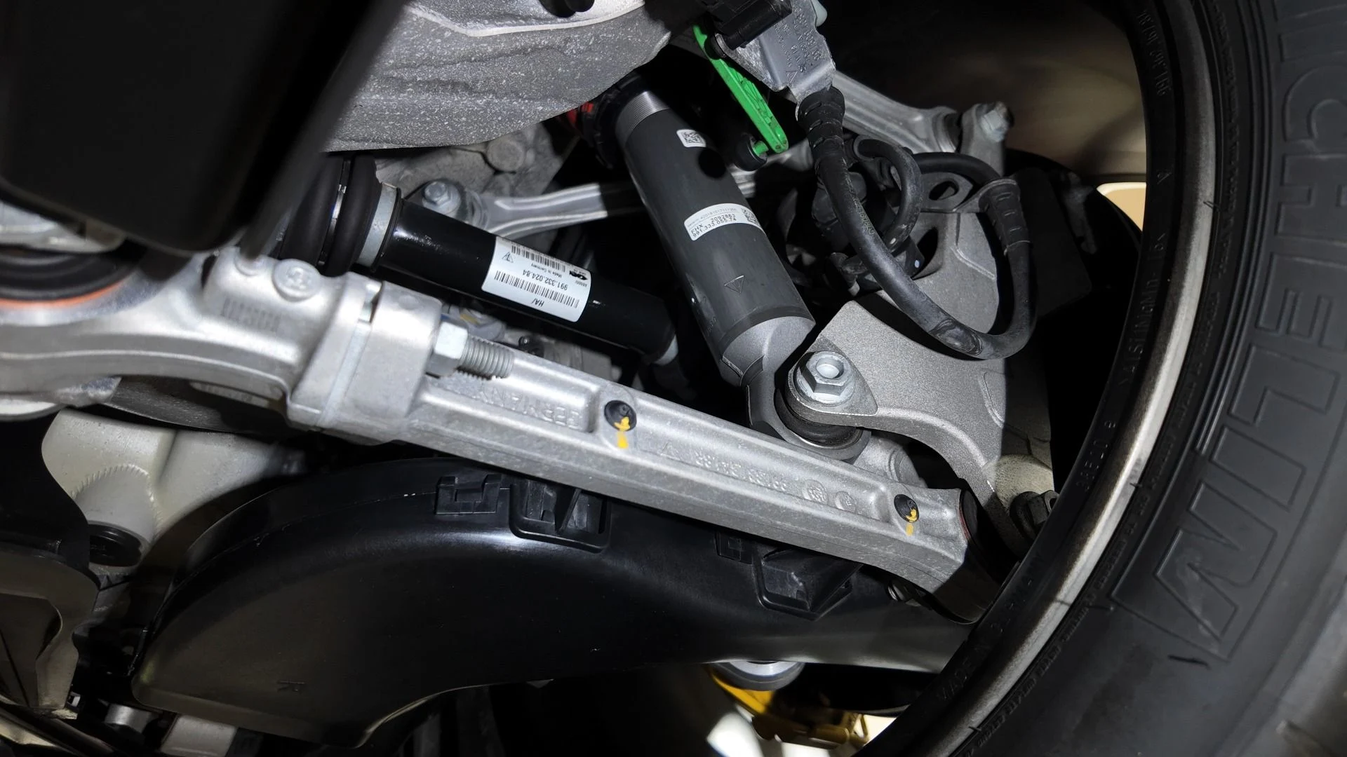 mph061_3409276631_Used_2019_Porsche_911_GT_3_RS_1758562101_91c83abc1c