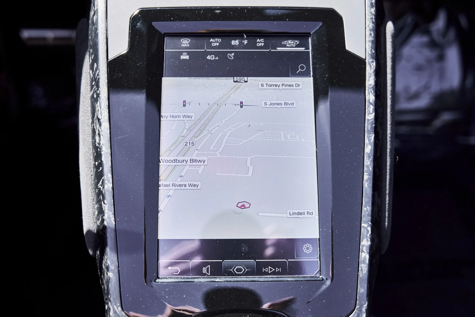 mph061_3435710729_Used_2024_Lamborghini_Huracan_EVO_Base_1776733944_60f7b74f2c