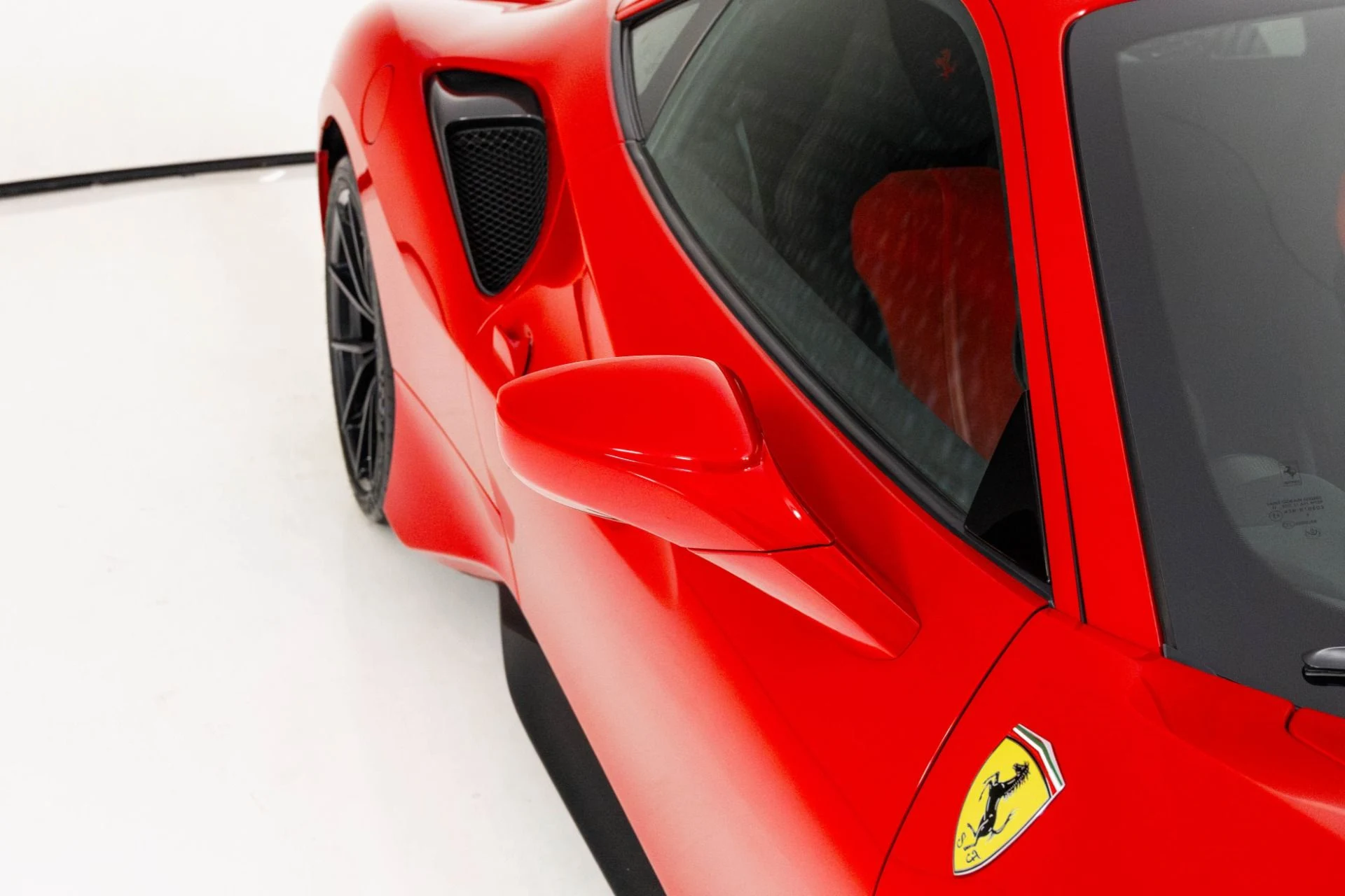 mph061_3551787343_Used_2019_Ferrari_488_Pista_1761352057_7b44c3291d
