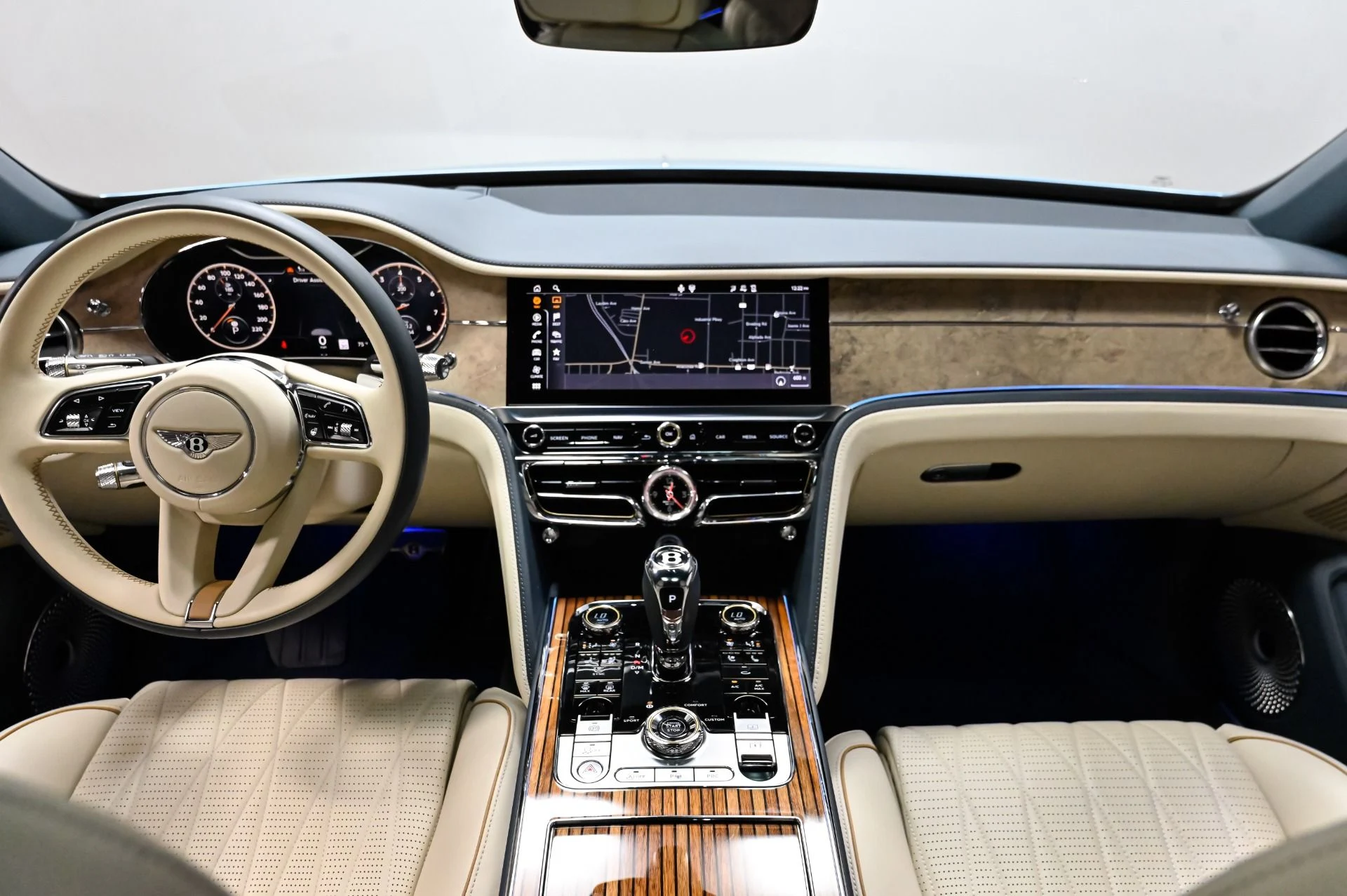 mph061_3631869527_Used_2022_Bentley_Flying_Spur_V8_1790876824_60e7aa077b