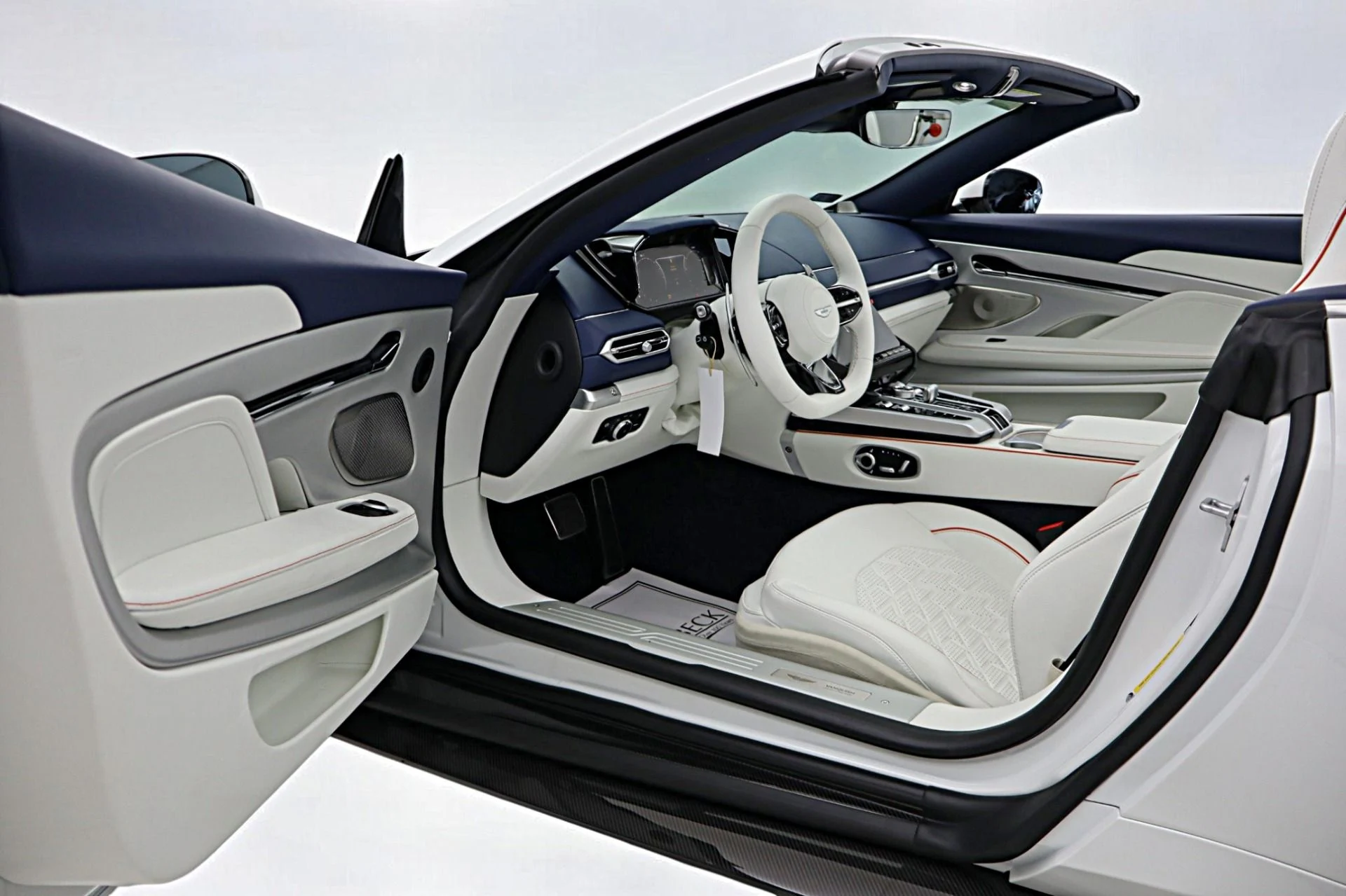 mph061_3646075083_New_2026_Aston_Martin_Vanquish_Volante_57d3b9f207