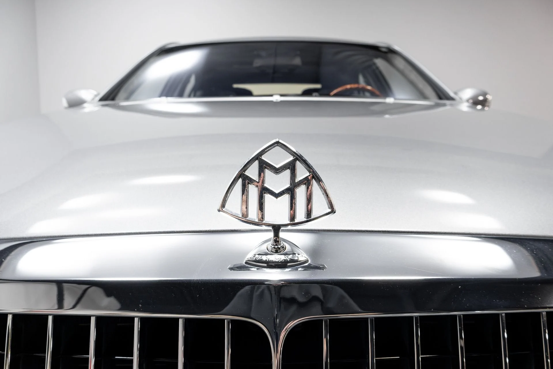 mph061_3662508998_Used_2004_Maybach_57_1769486757_0e435bc26b