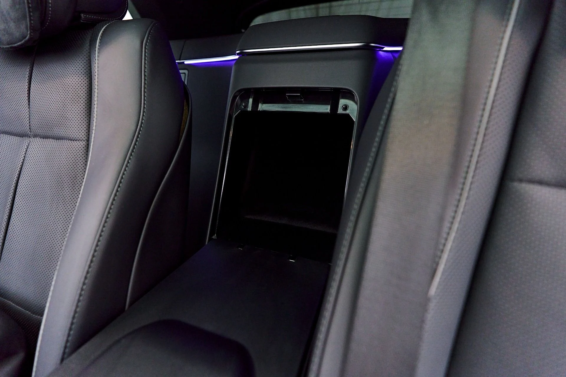 mph061_3700407201_Used_2022_Mercedes_Benz_GLS_Maybach_GLS_600_1747446181_8080cee78f