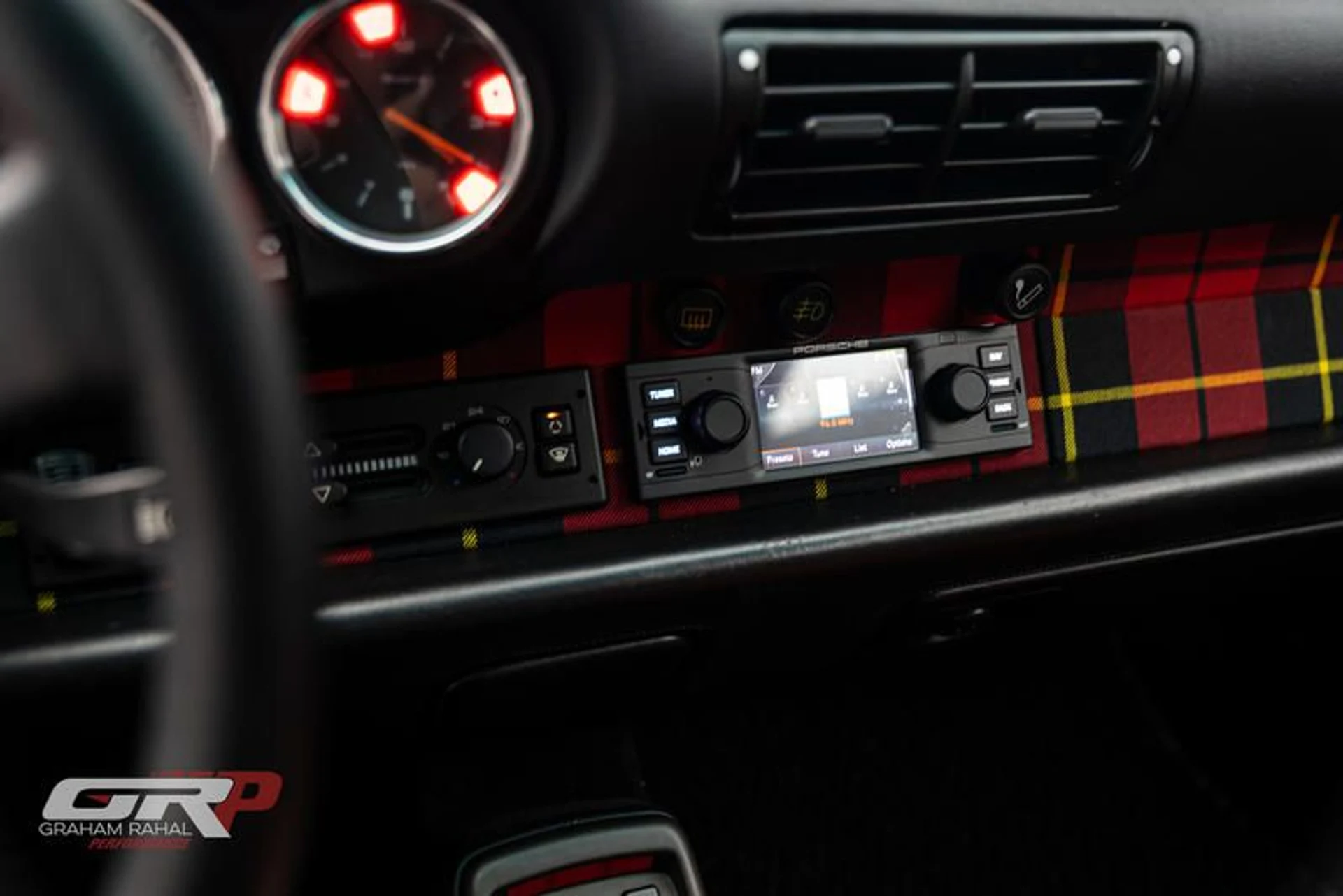 mph061_3728622152_2_B01062_D_5919_4645_A811_50_E4_DC_2_C8_C95_31893ea04a