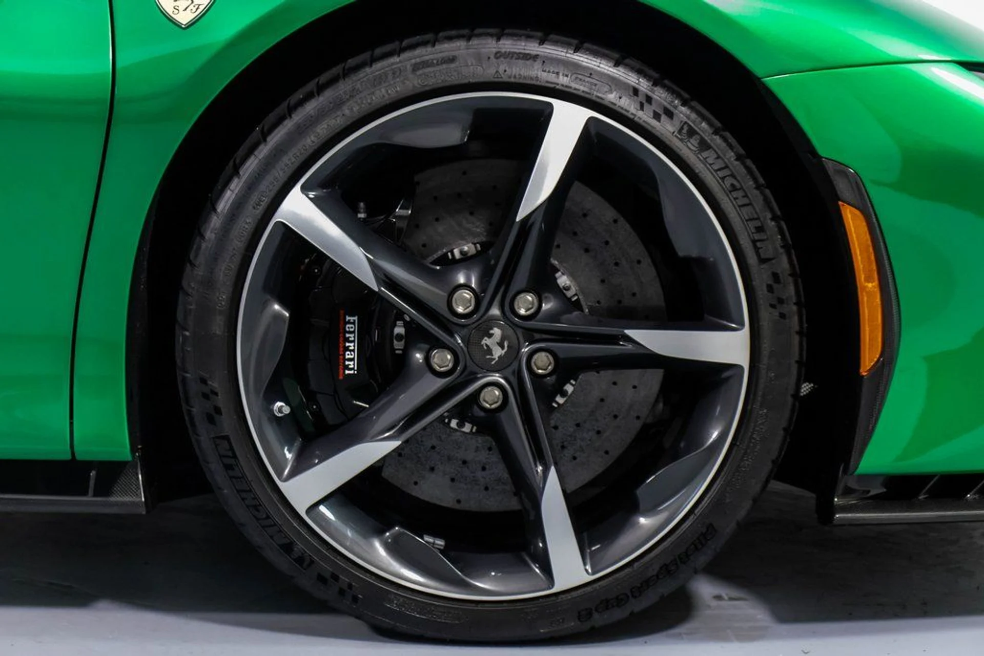 mph061_3774292494_7b27547ab6706f455b14702007a8bba5x_30d68c3981