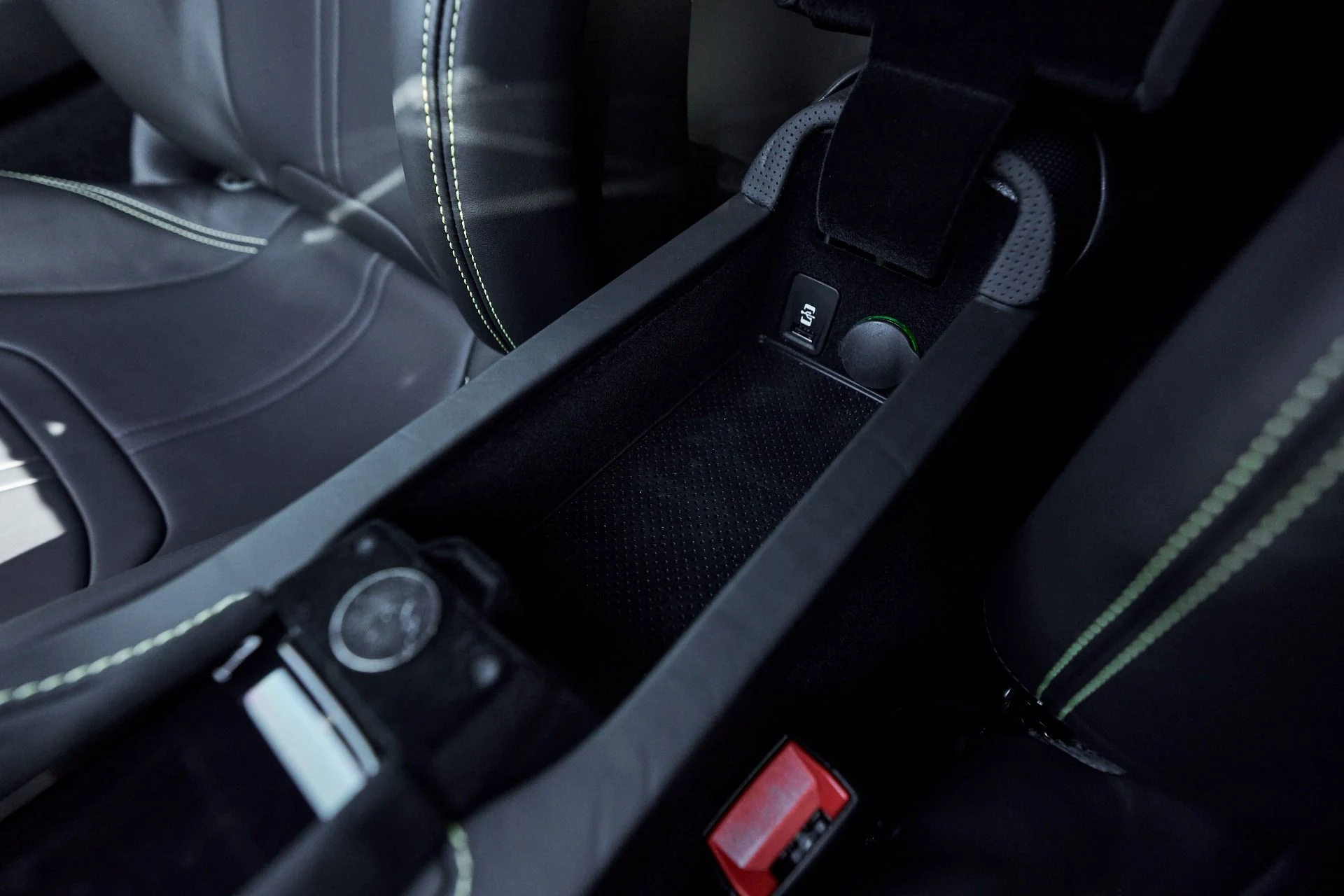 mph061_3775495039_Used_2023_Ferrari_SF_90_Stradale_1762821726_e819329283