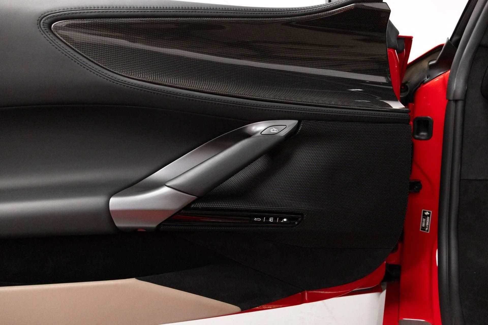 mph061_3813243159_Used_2022_Ferrari_SF_90_Spider_1788255993_9e0259e114