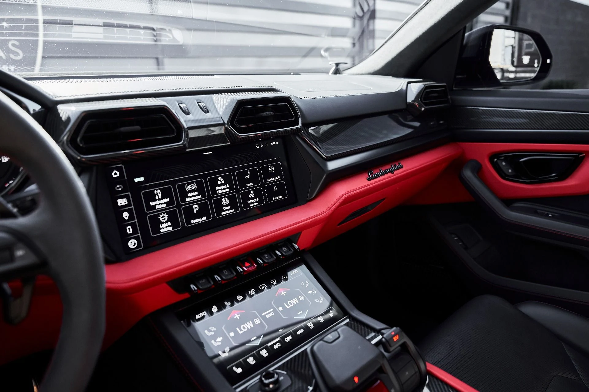 mph061_3824365539_Used_2025_Lamborghini_Urus_SE_1778289268_383a6f045b