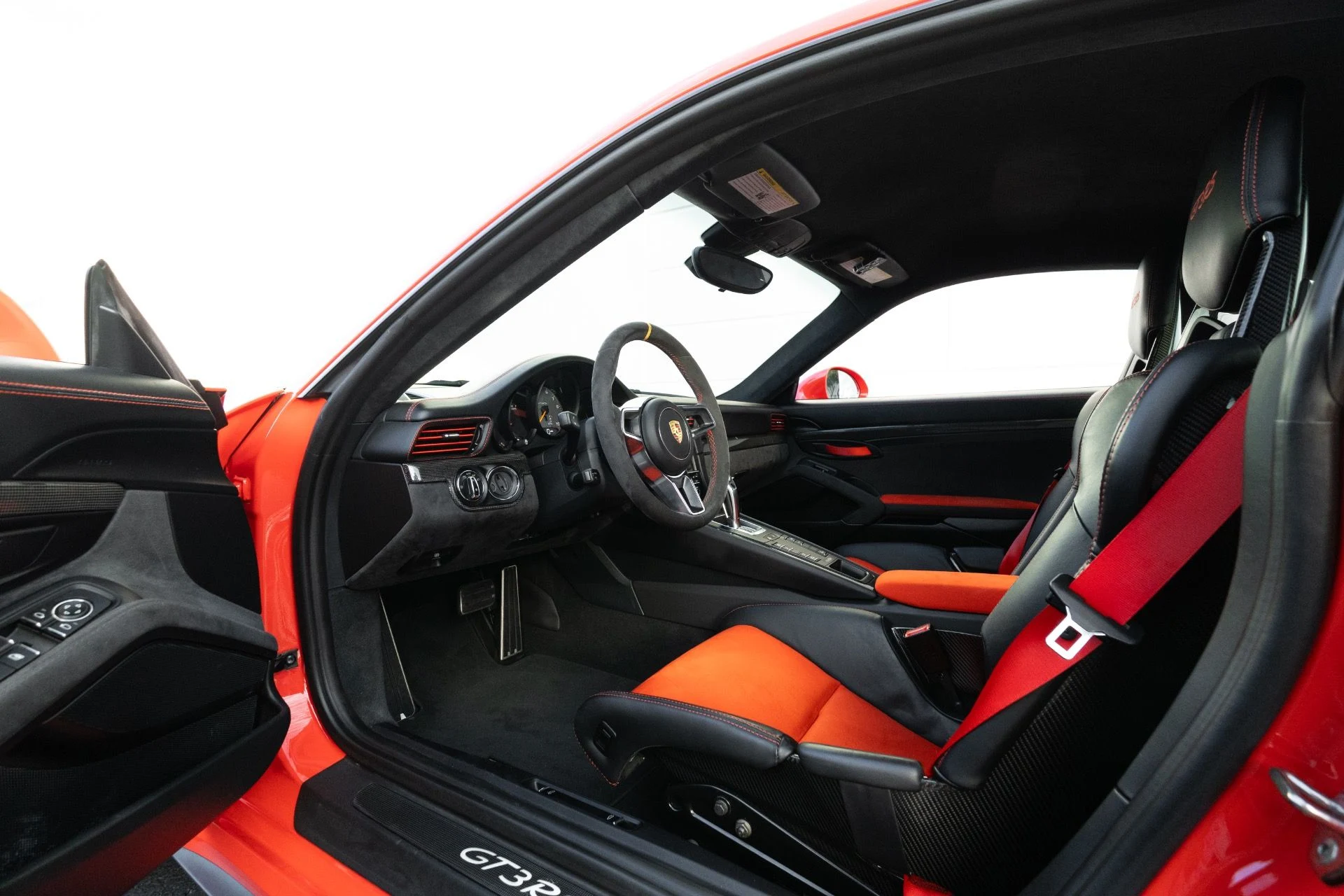 mph061_3843393142_Used_2016_Porsche_911_GT_3_RS_1766773556_3ad30b3c5c