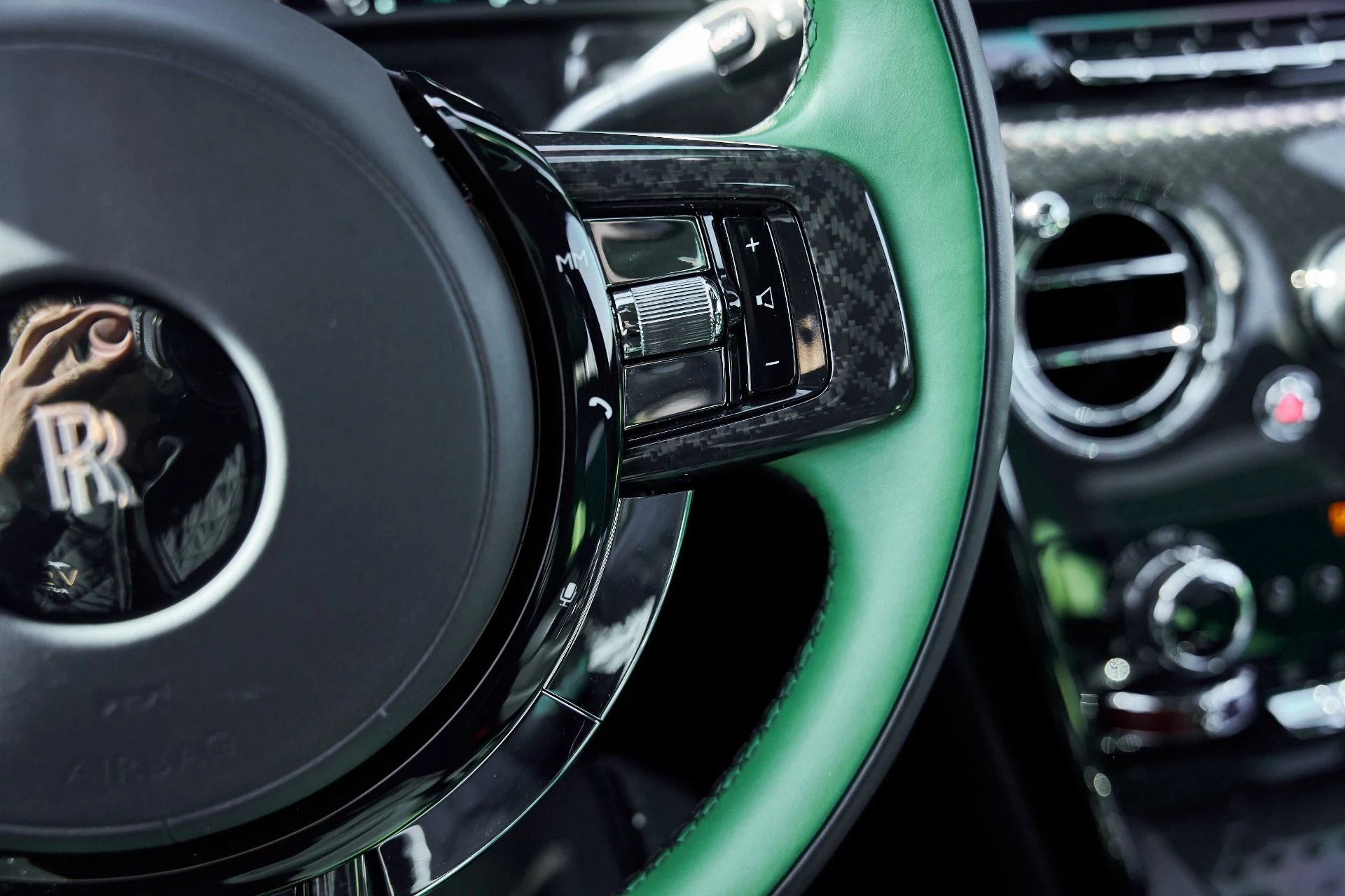 mph061_3843554442_Used_2023_Rolls_Royce_Cullinan_Black_Badge_1769736529_c0bf89f6fd