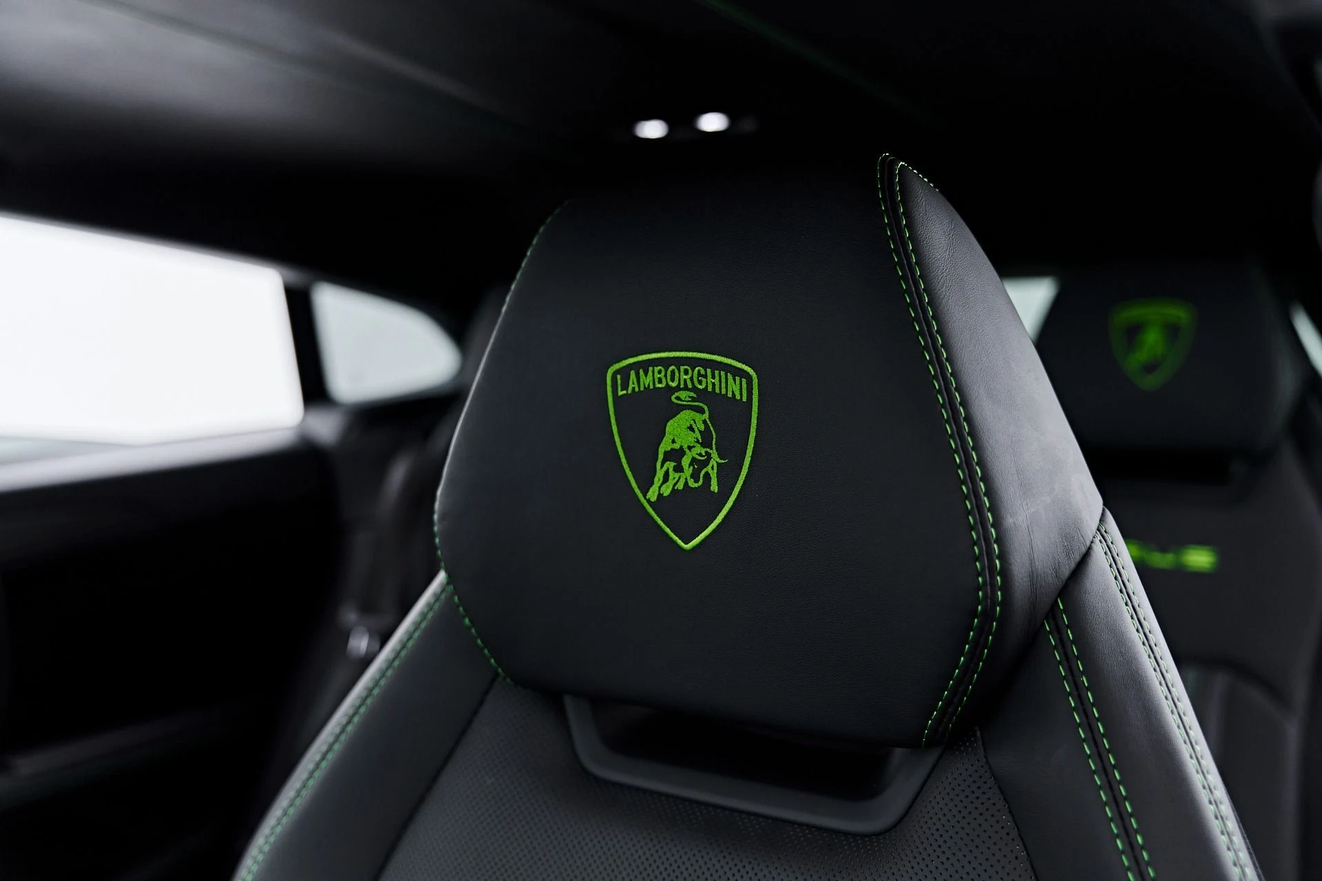 mph061_3901892491_Used_2023_Lamborghini_Urus_Performante_1790376355_132498c622