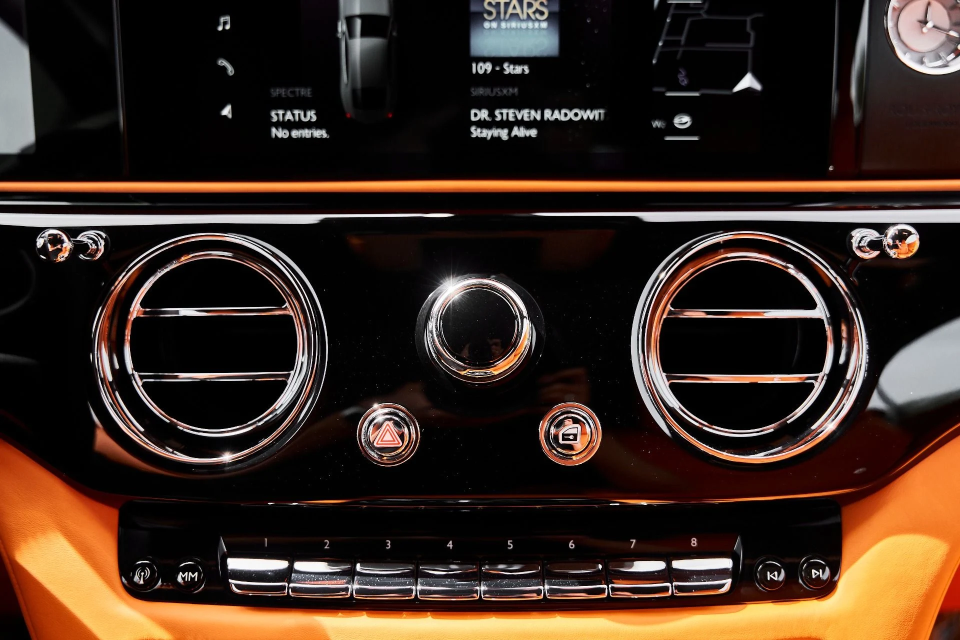 mph061_3933755958_Used_2025_Rolls_Royce_Spectre_Base_1775928292_f3889ed544