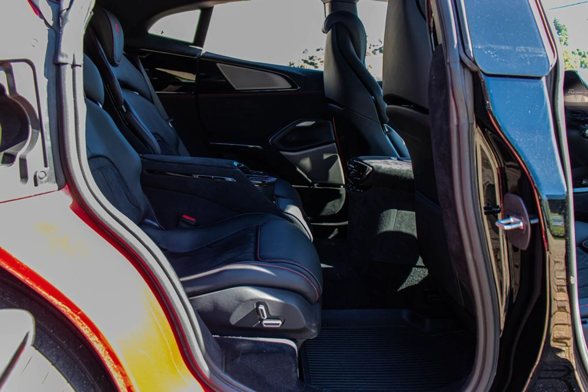 mph061_3968668381_c8c3abb95ec881358e71ce93aacb8654x_ffd66a4b1f