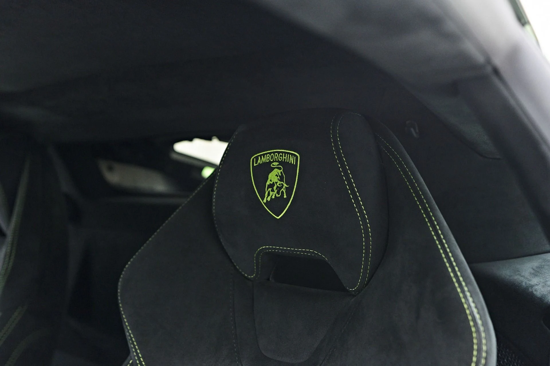 mph061_4002515171_Used_2019_Lamborghini_Huracan_Performante_1757626100_7917cd4316