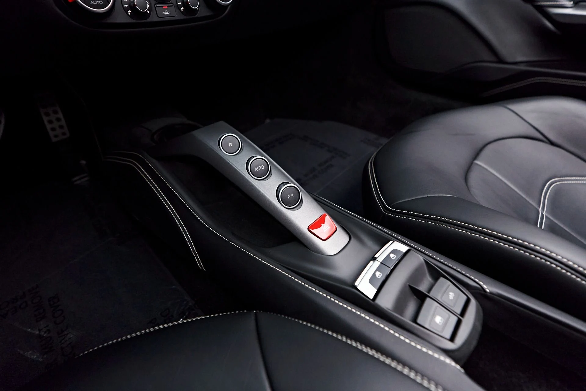 mph061_4004408808_Used_2018_Ferrari_488_Spider_Base_1717624092_1319198c10