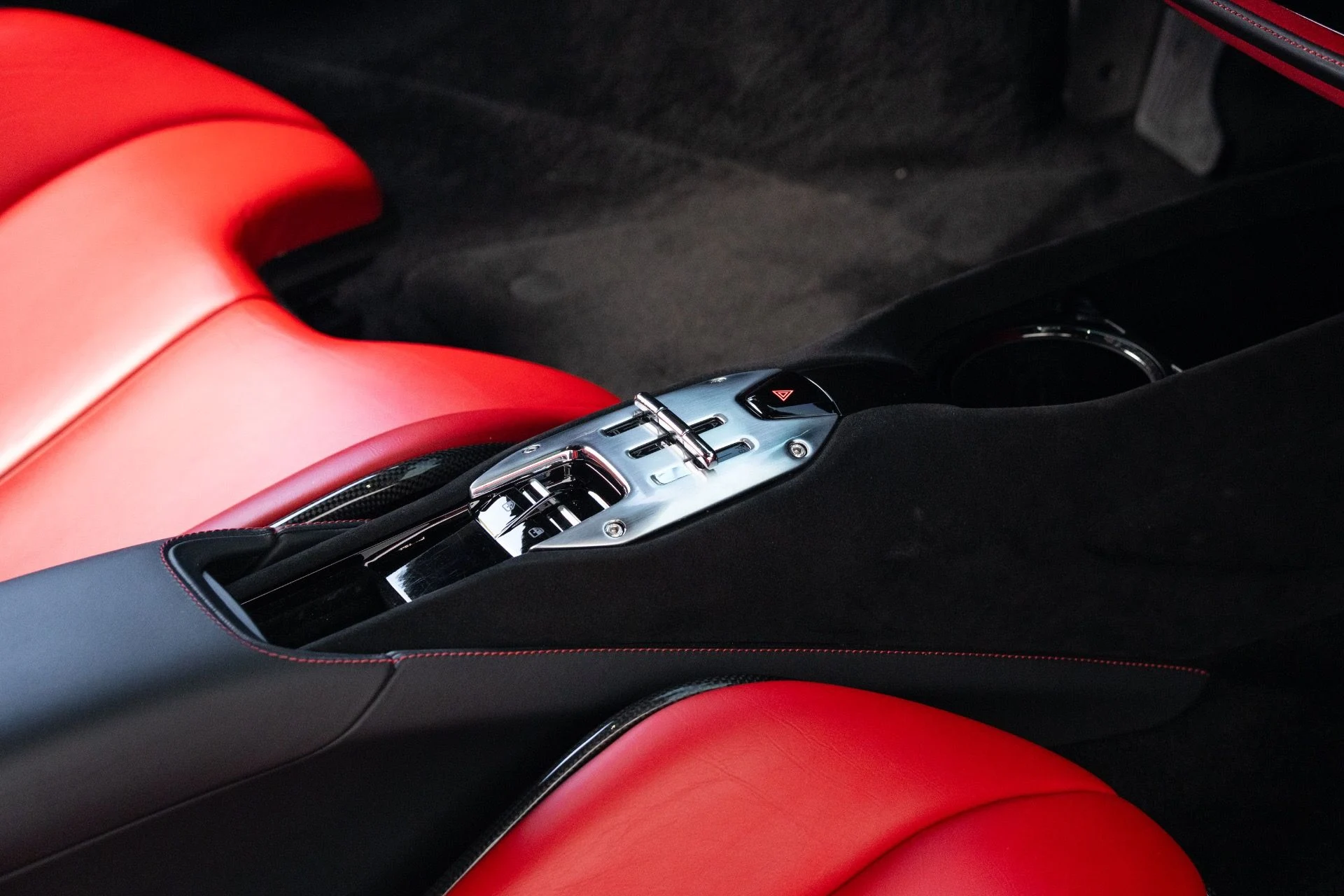 mph061_4008190332_Used_2022_Ferrari_SF_90_Stradale_1772648801_8586579289