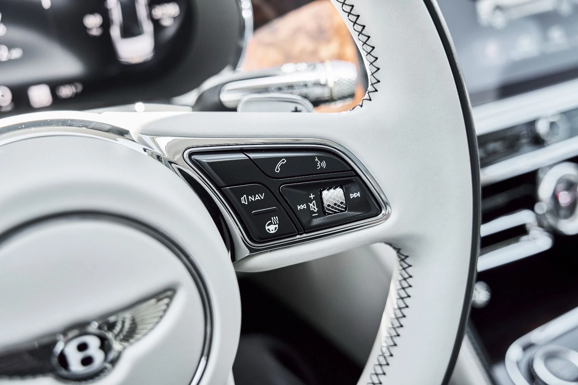 mph061_4012153521_Used_2021_Bentley_Flying_Spur_V8_1780617194_5f393bf238