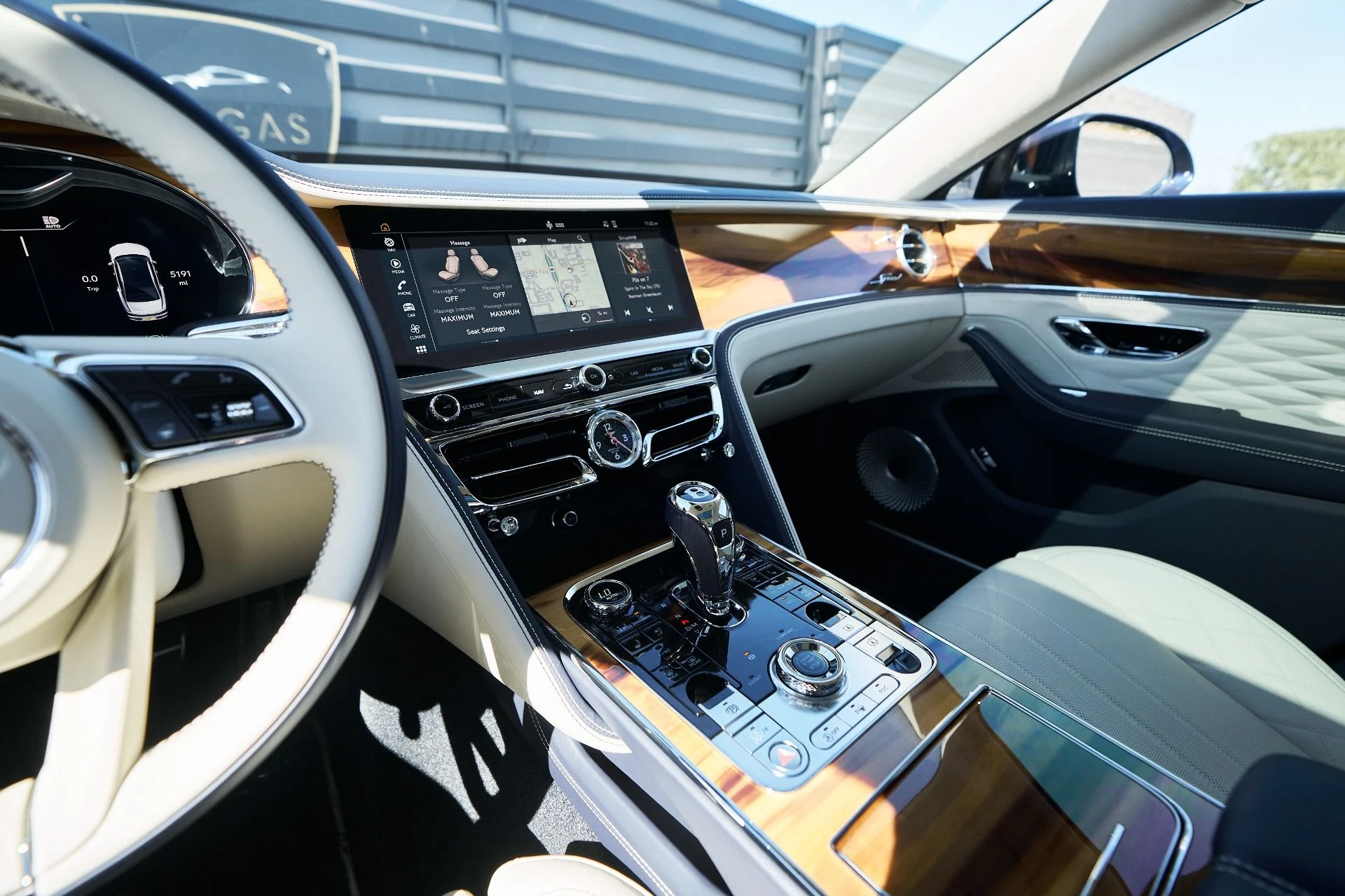 mph061_4043871301_Used_2024_Bentley_Flying_Spur_Mulliner_W12_1760650707_c55e3089c4