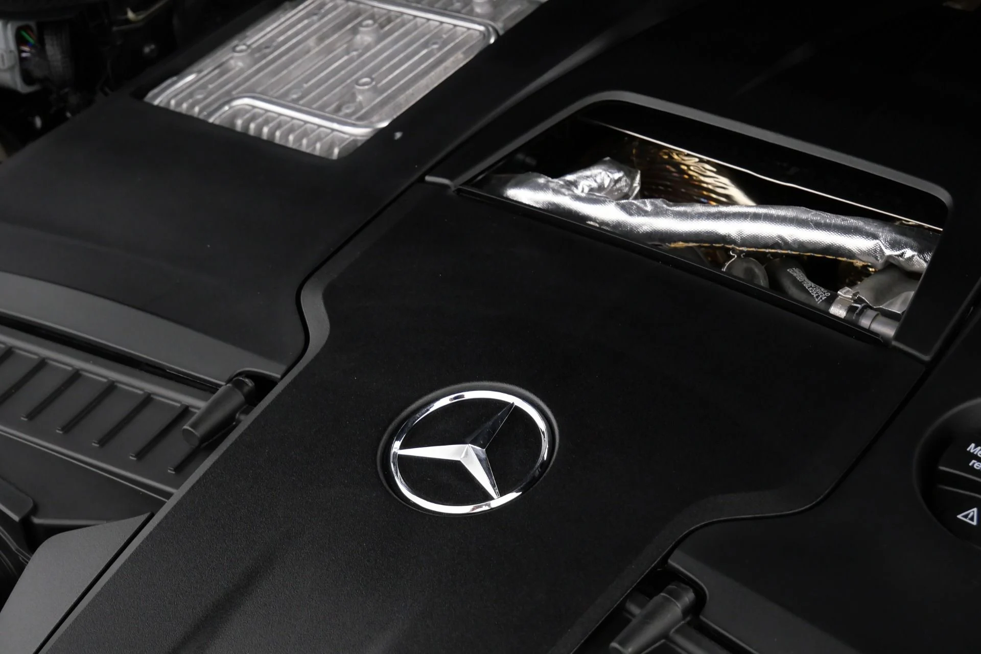 mph061_4070068993_Used_2025_Mercedes_Benz_Maybach_GLS_600_4_MATIC_Monoblock_Wheels_4_Seat_Configuration_Rear_Entertainment_1776793710_5125ca546a