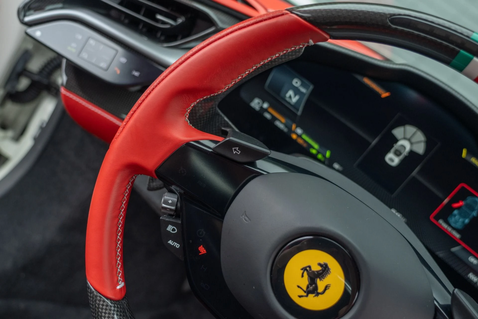mph061_4075161360_Used_2022_Ferrari_SF_90_Stradale_1759959392_eb86bf4343